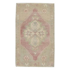 Orientalischer handgeknüpfter türkischer Vintage-Miniteppich 1'10" x 2'11" #8277