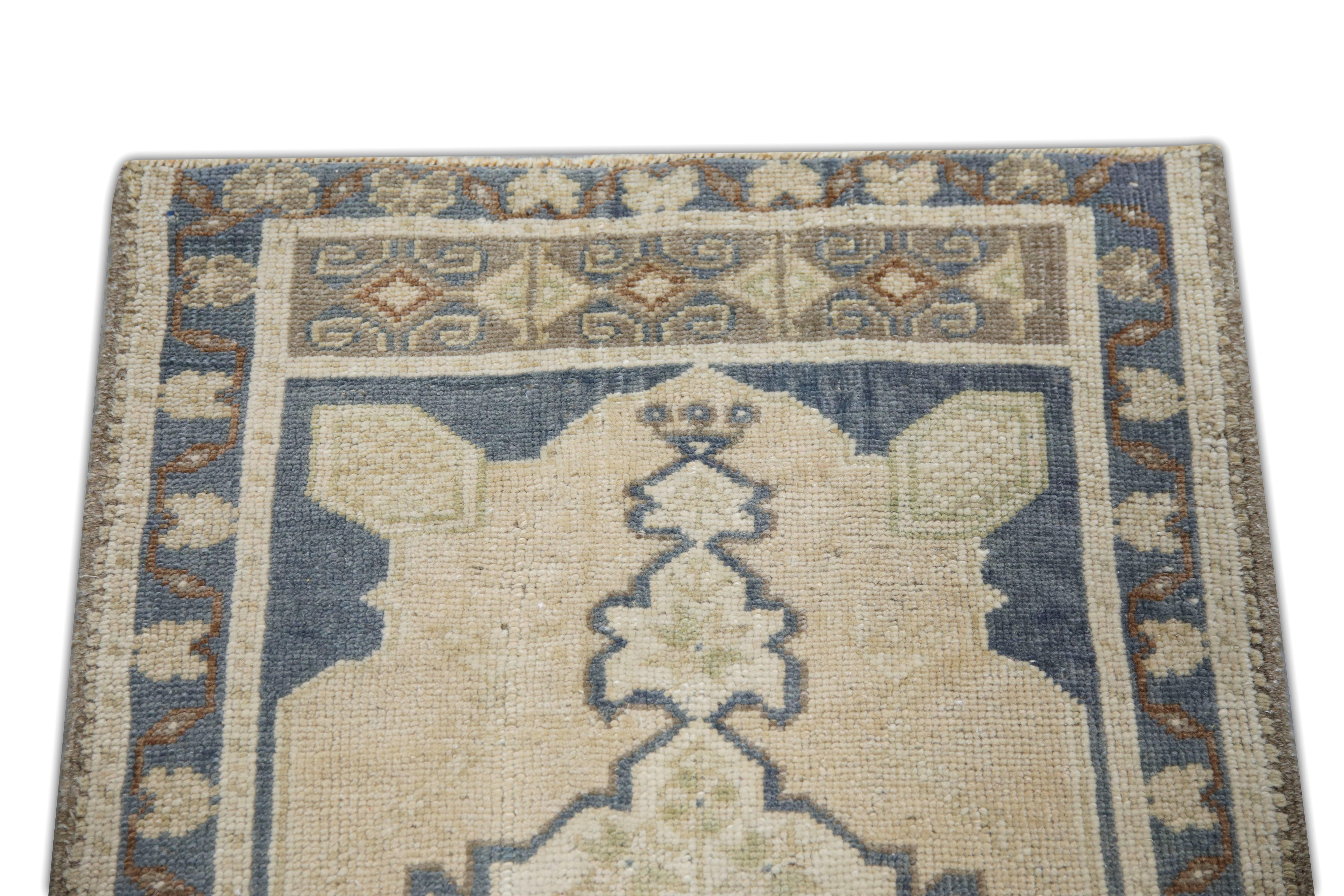 Orientalischer handgeknüpfter türkischer Vintage-Miniteppich 1'10