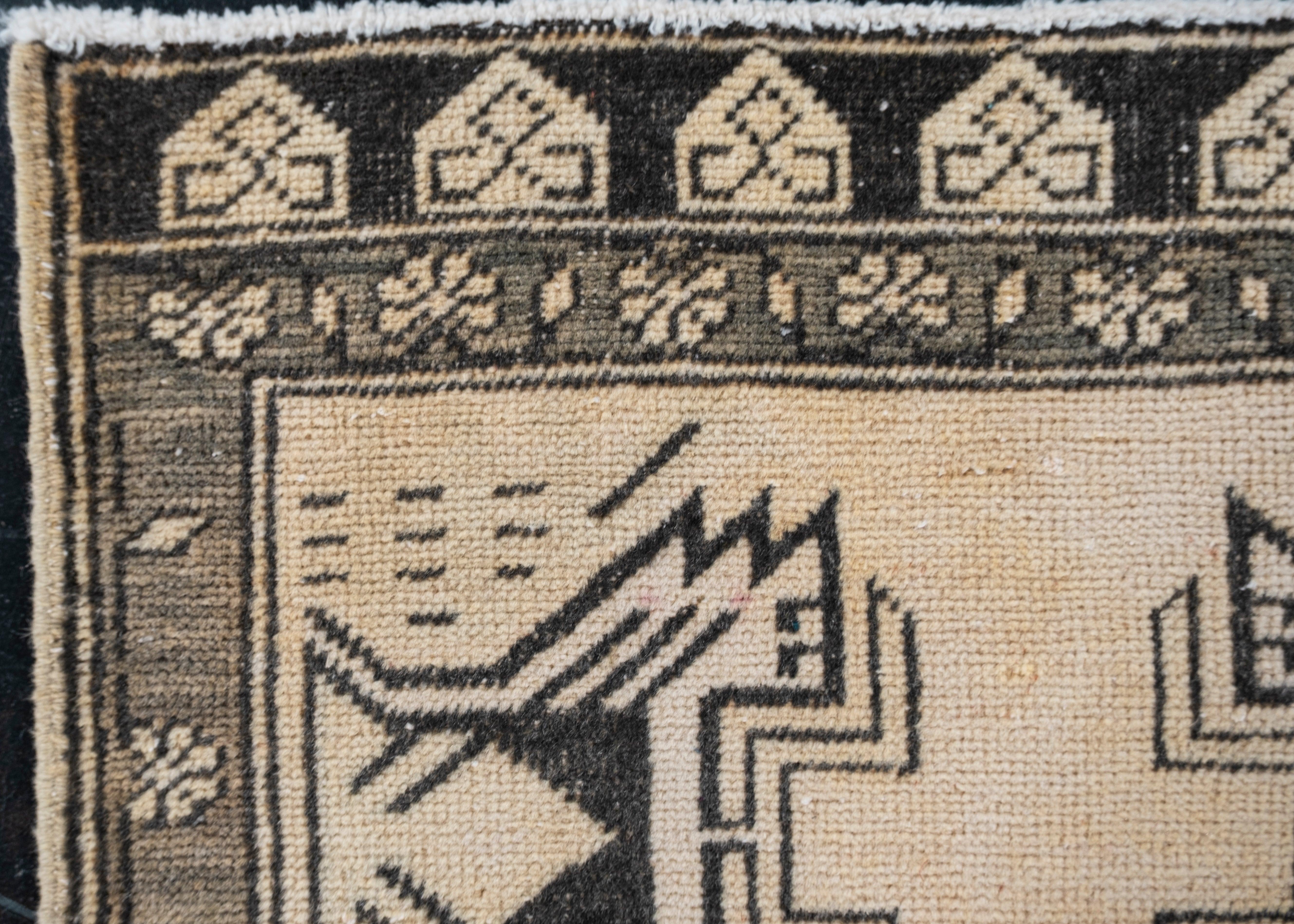 Orientalischer handgeknüpfter türkischer Vintage-Miniteppich 1'10