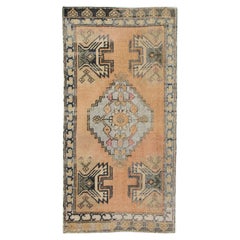 Mini tapis turc vintage noué à la main 1'10" x 3'6" n°8703