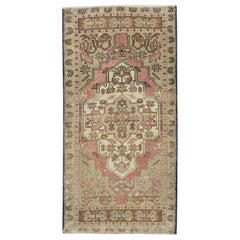 Orientalischer handgeknüpfter türkischer Vintage-Miniteppich 1'11" x 3'7" #8527
