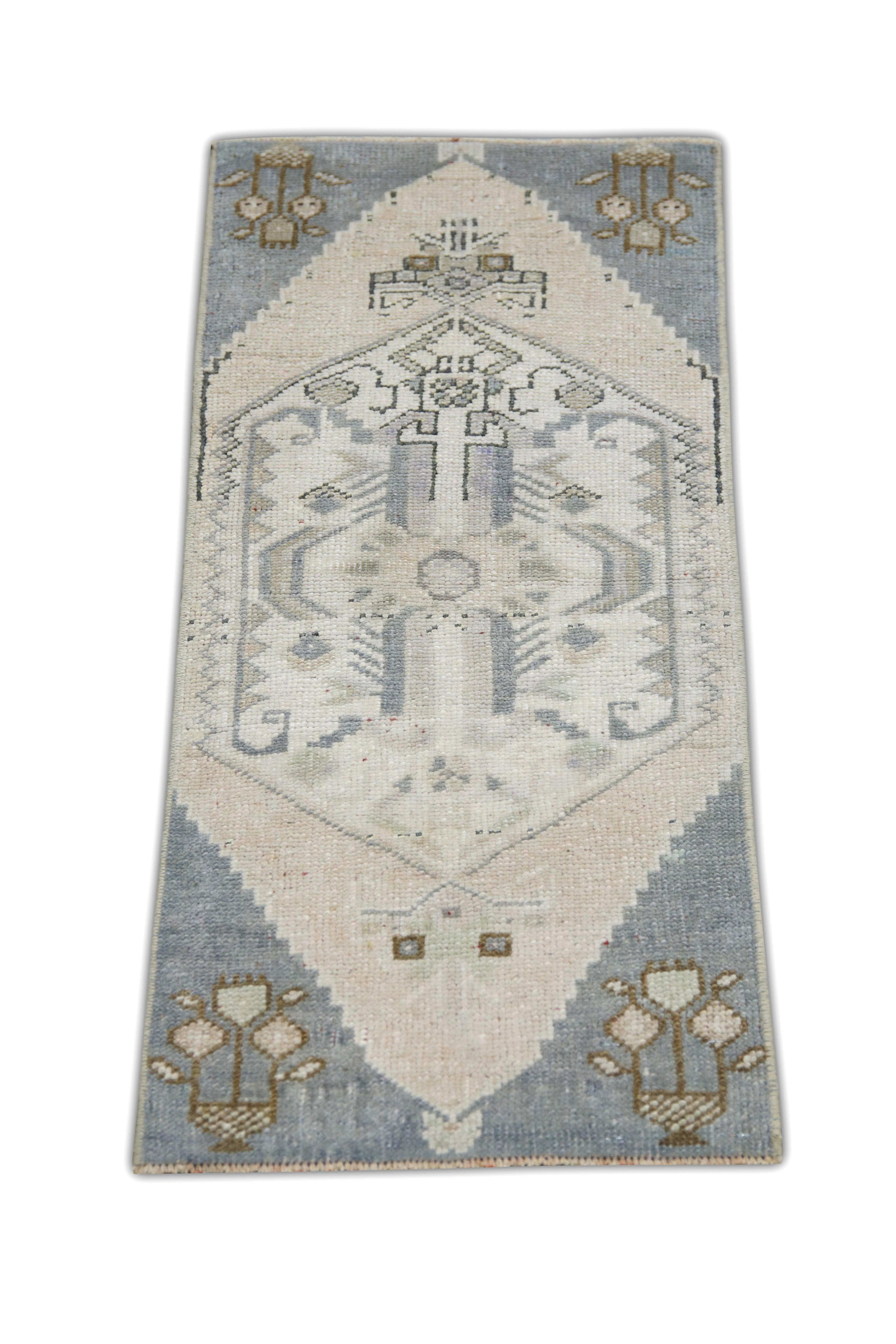 Oriental Hand Knotted Vintage Turkish Mini Rug 1'2