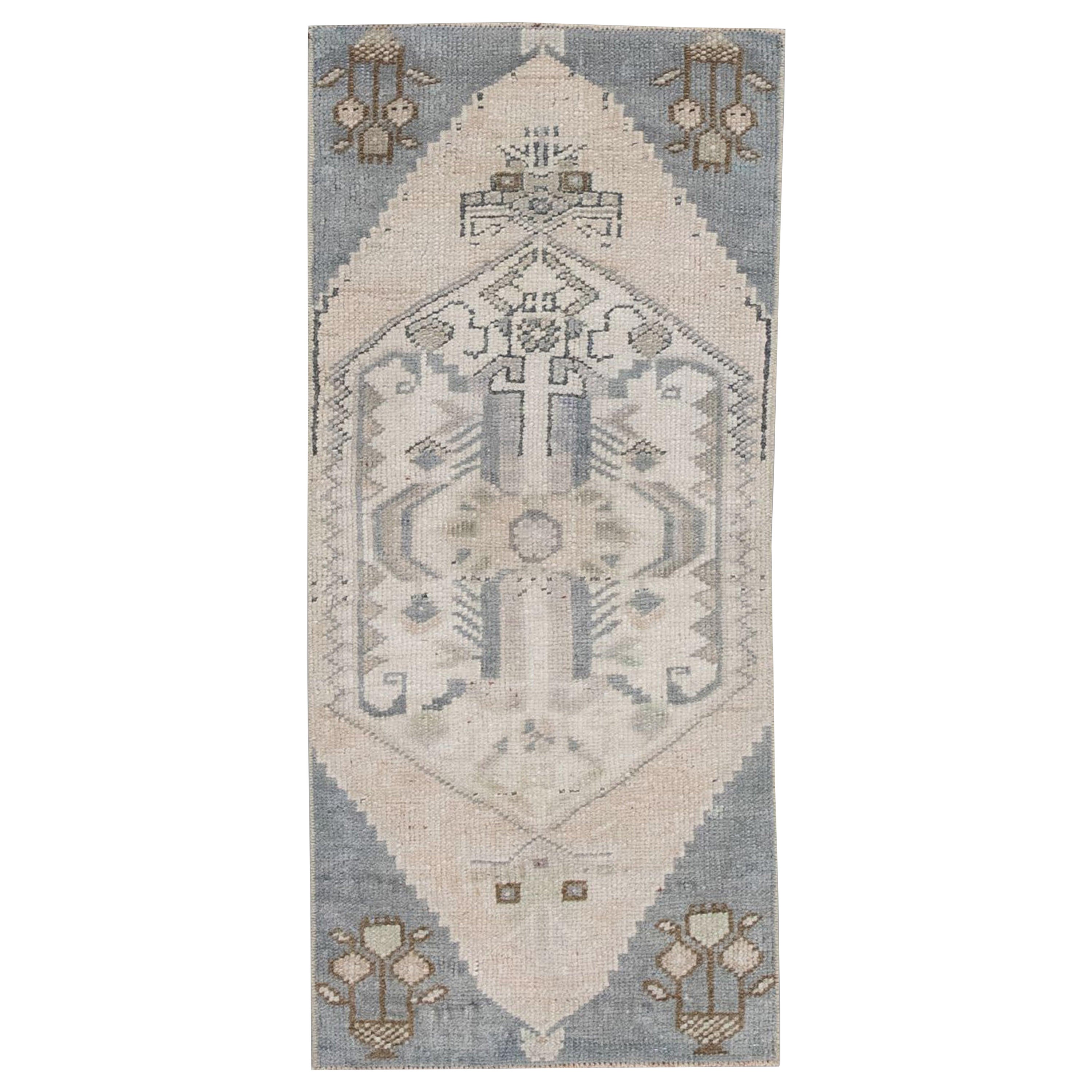 Orientalischer handgeknüpfter türkischer Vintage-Miniteppich 1'2" x 2'8" #112