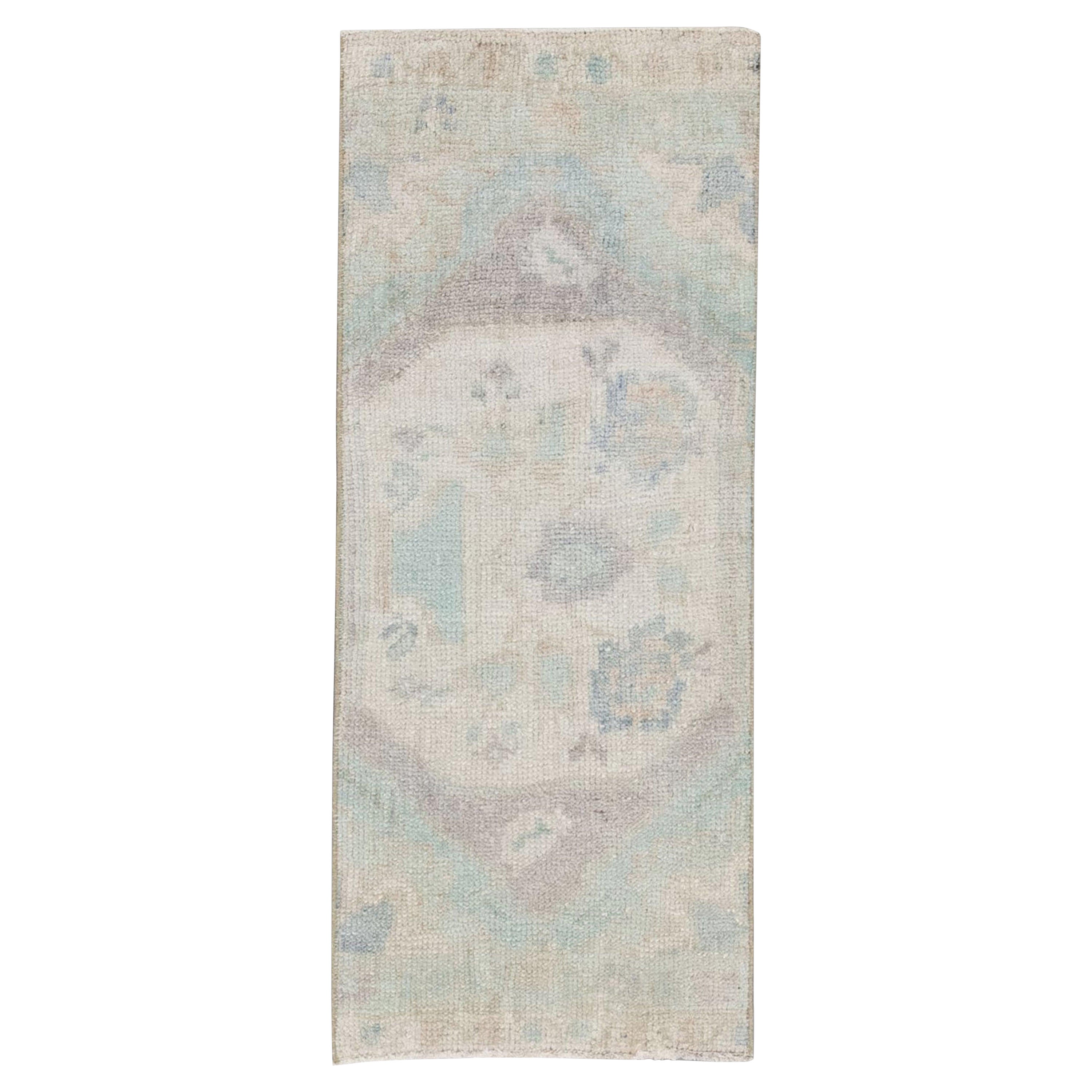 Mini tapis turc vintage noué à la main 1'3" x 2'9" n°04 en vente