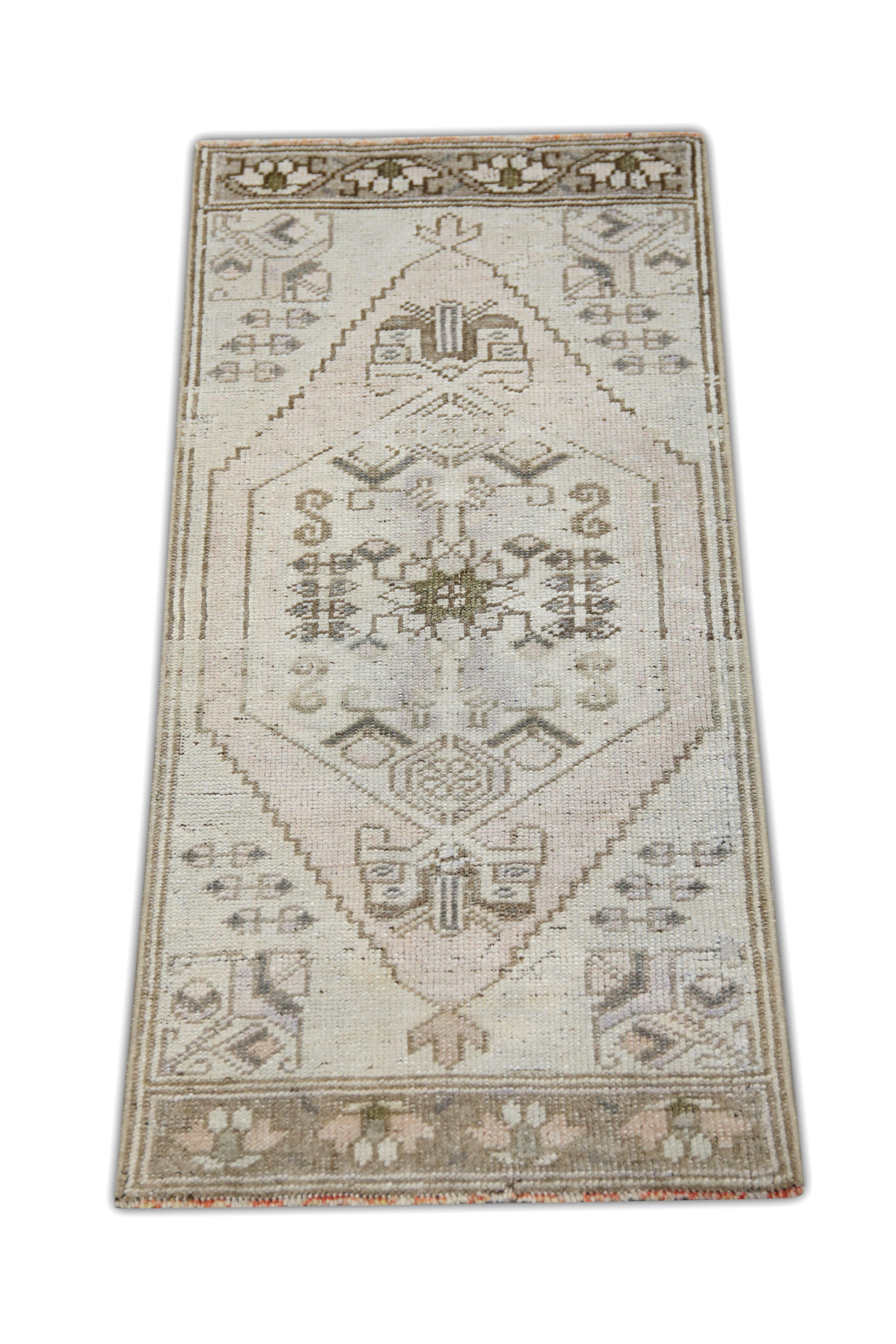 Oriental Hand Knotted Vintage Turkish Mini Rug 1'4