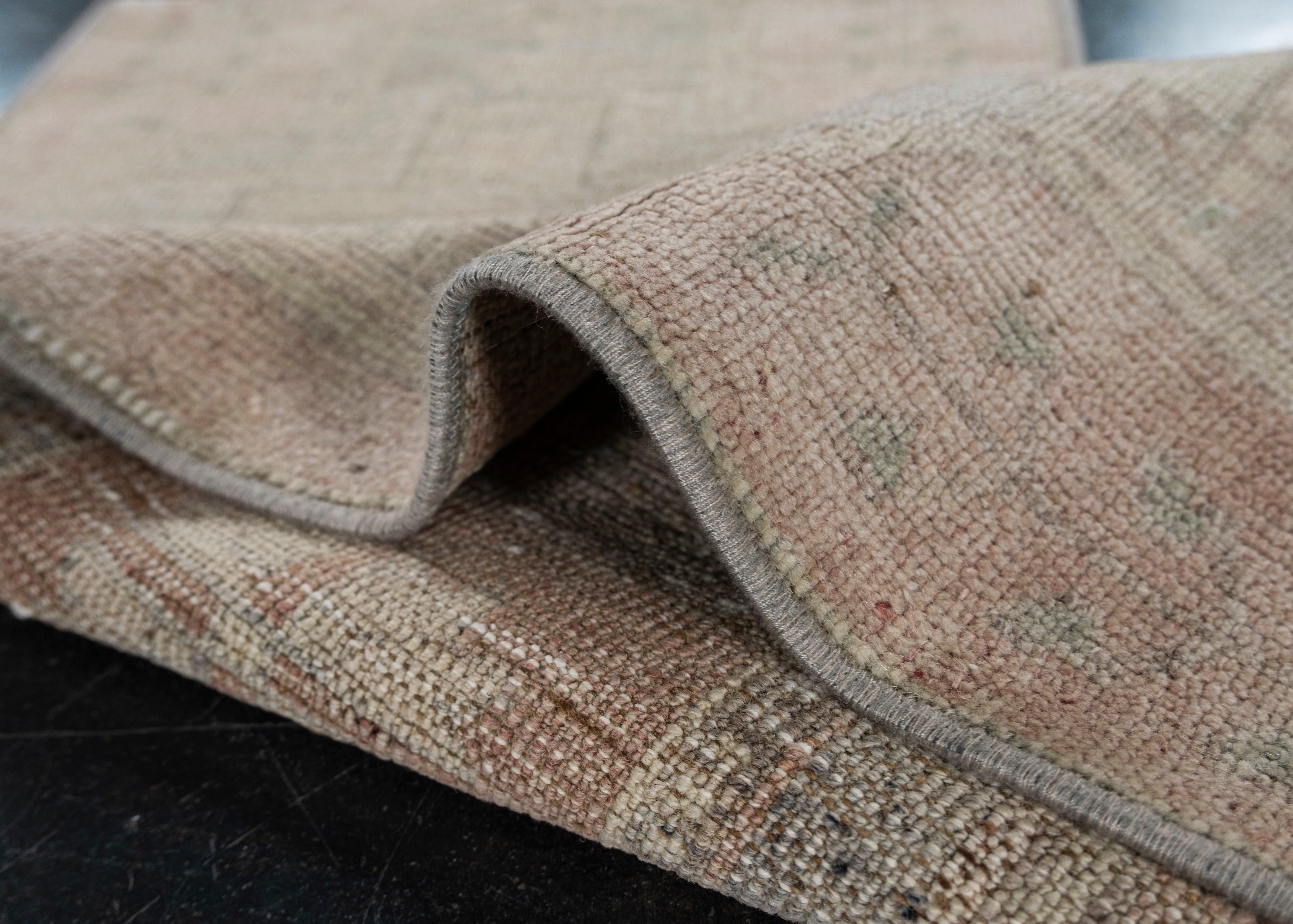 Mini tapis turc vintage noué à la main 1'4
