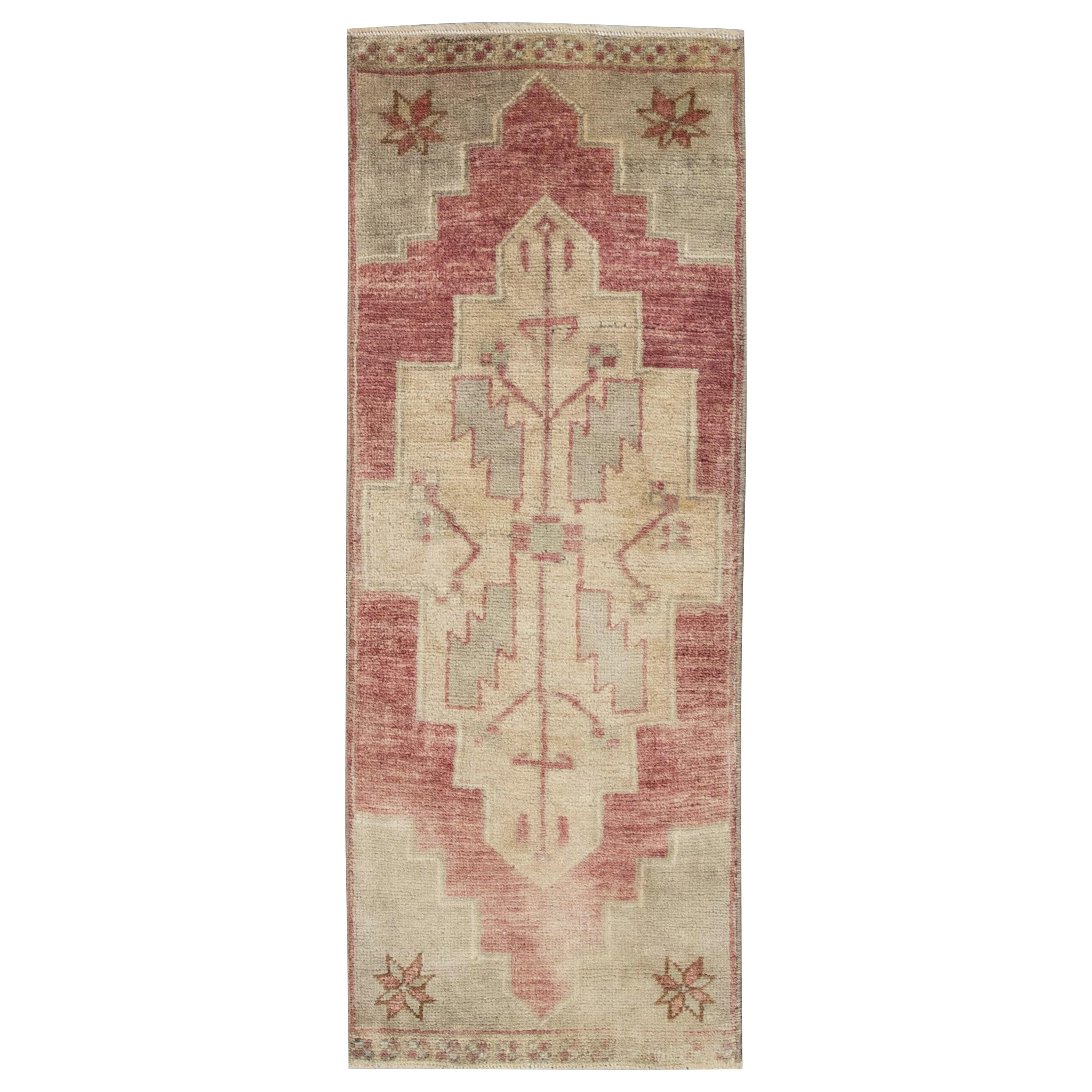 Orientalischer handgeknüpfter türkischer Vintage-Miniteppich 1'4" x 3'6" #06 im Angebot