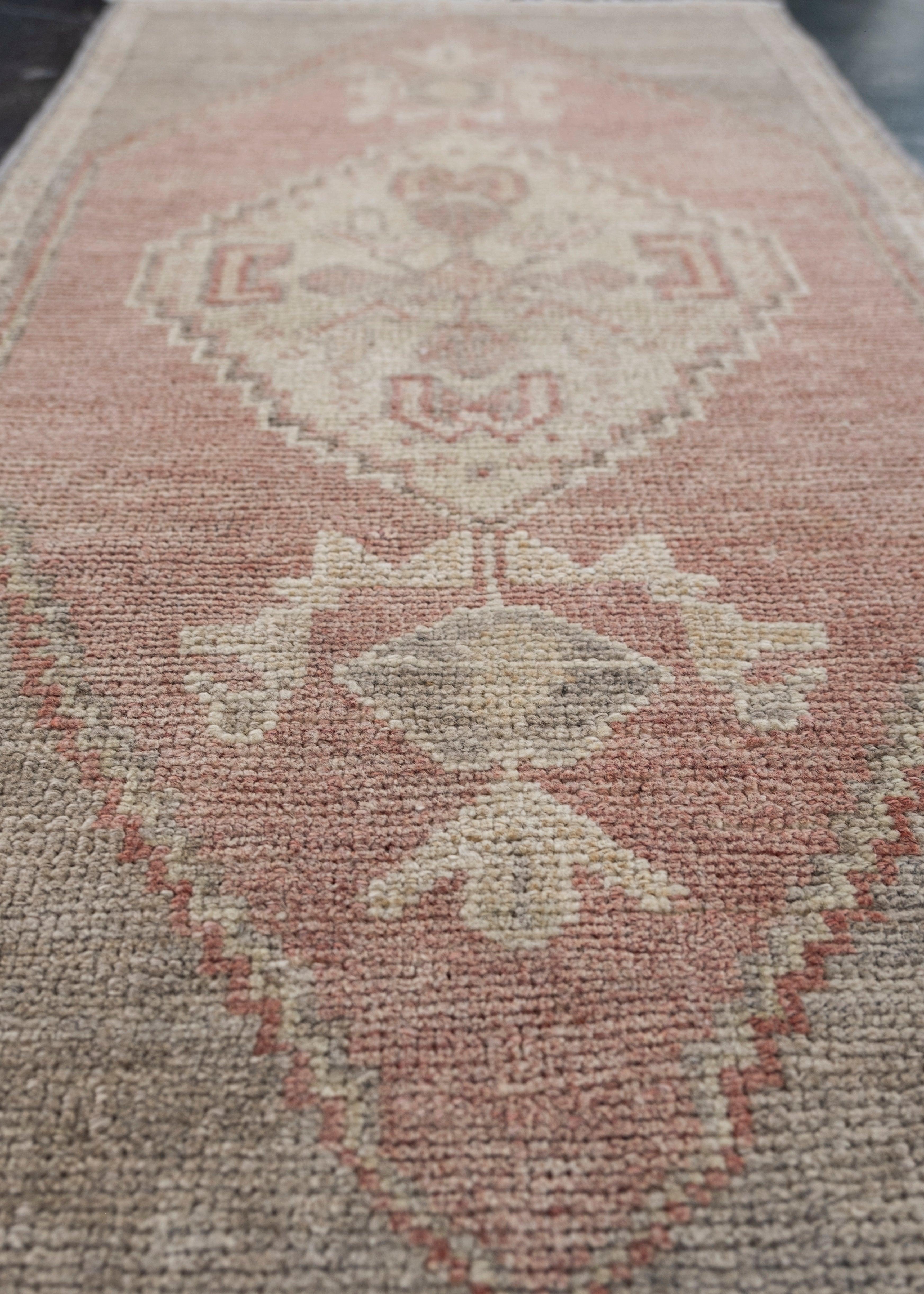 Turco Oriental Hand Knots Rugs Vintage Turkish Mini Rug 1'5