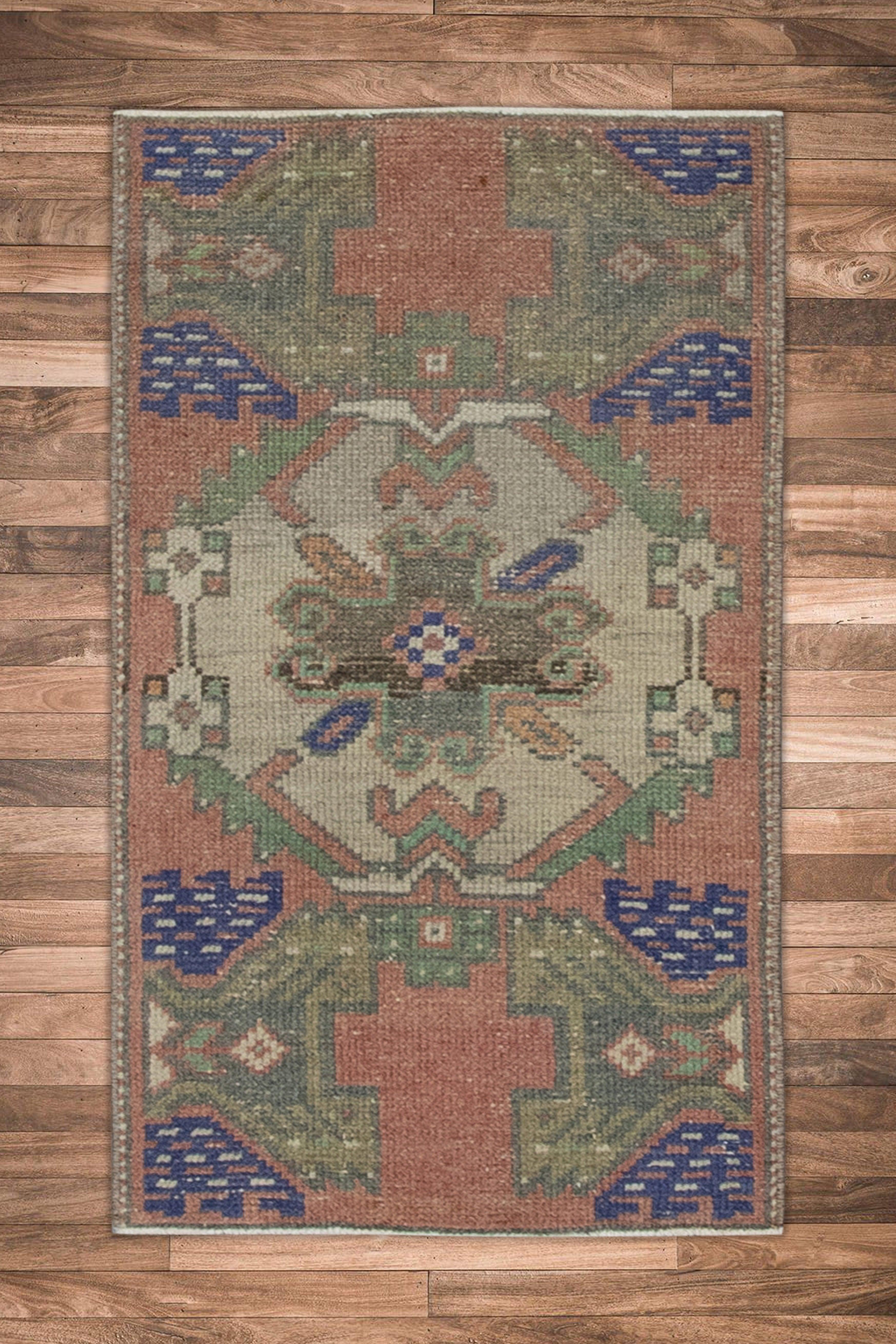 Oriental Hand Knotted Vintage Turkish Mini Rug 1'5