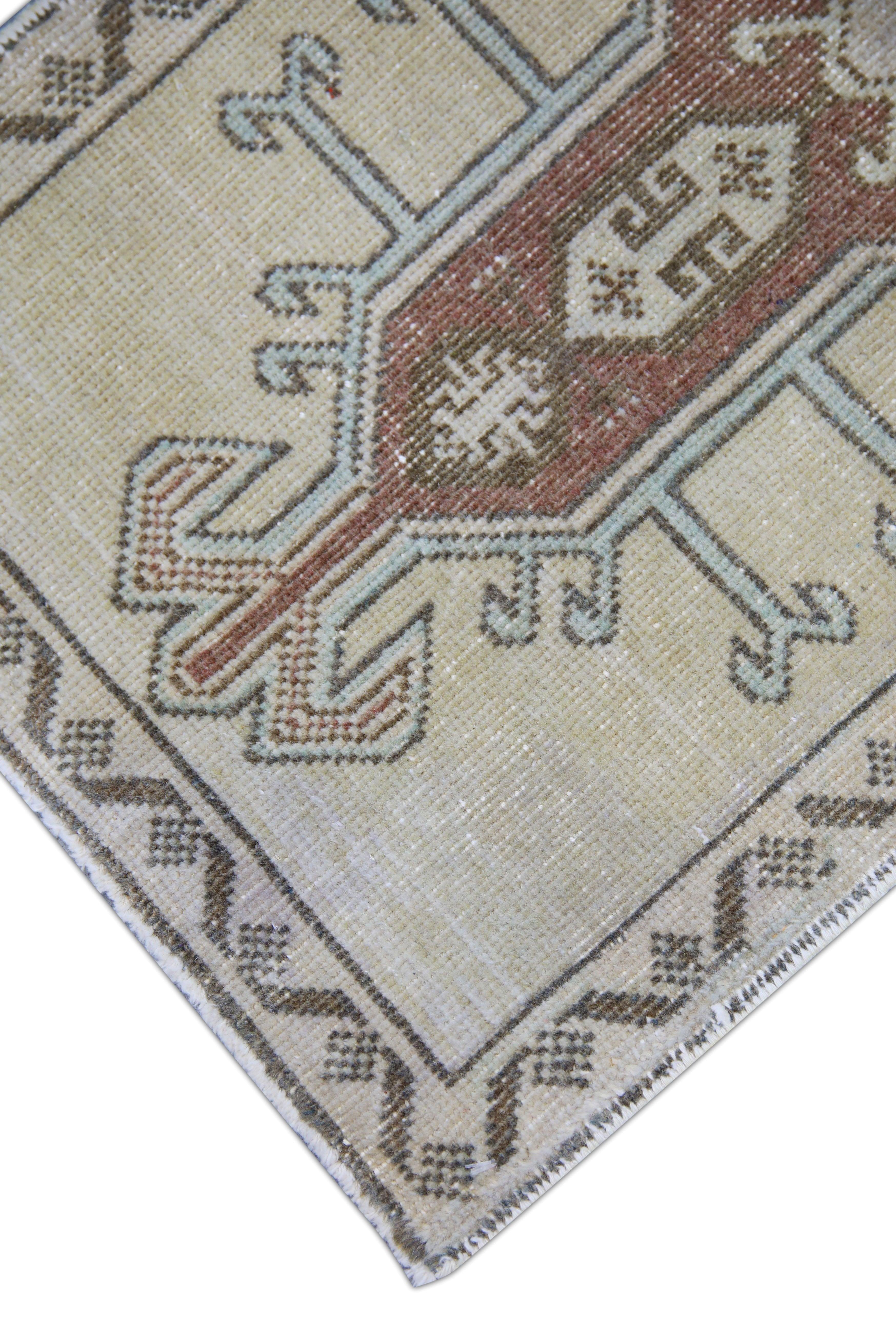 Oriental Hand Knotted Vintage Turkish Mini Rug 1'5