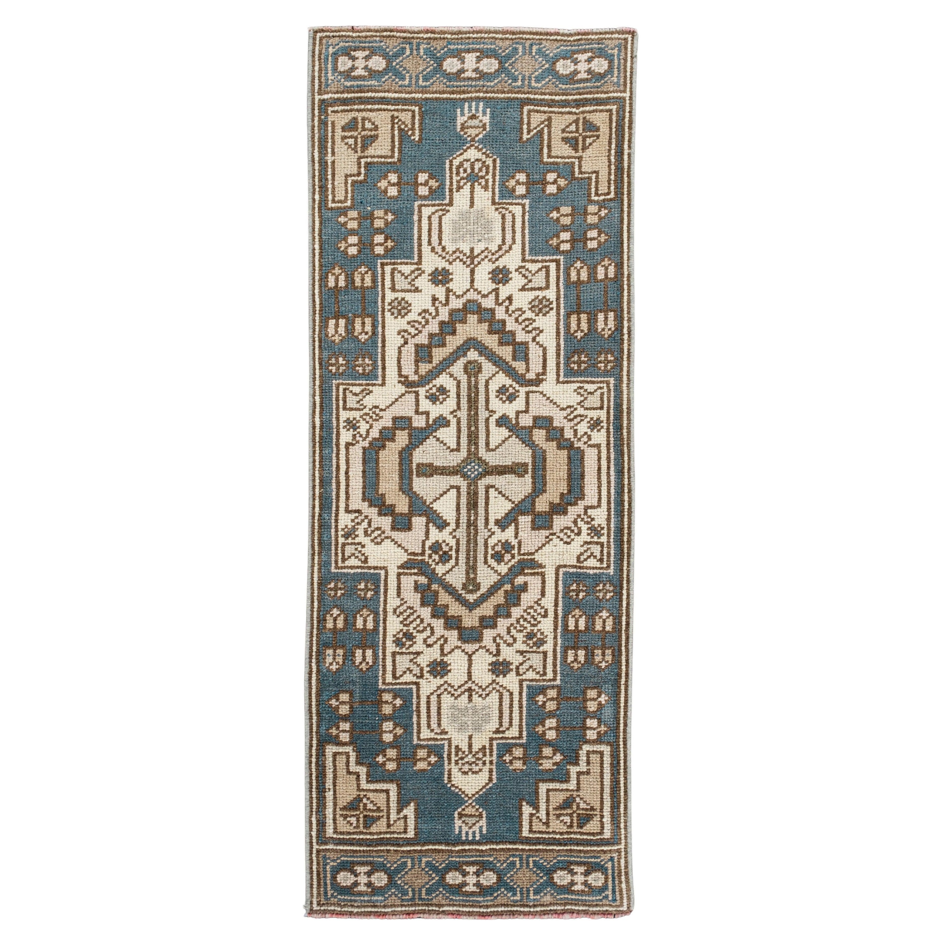Mini tapis turc vintage noué à la main 1'5" x 3'9" n° 10309