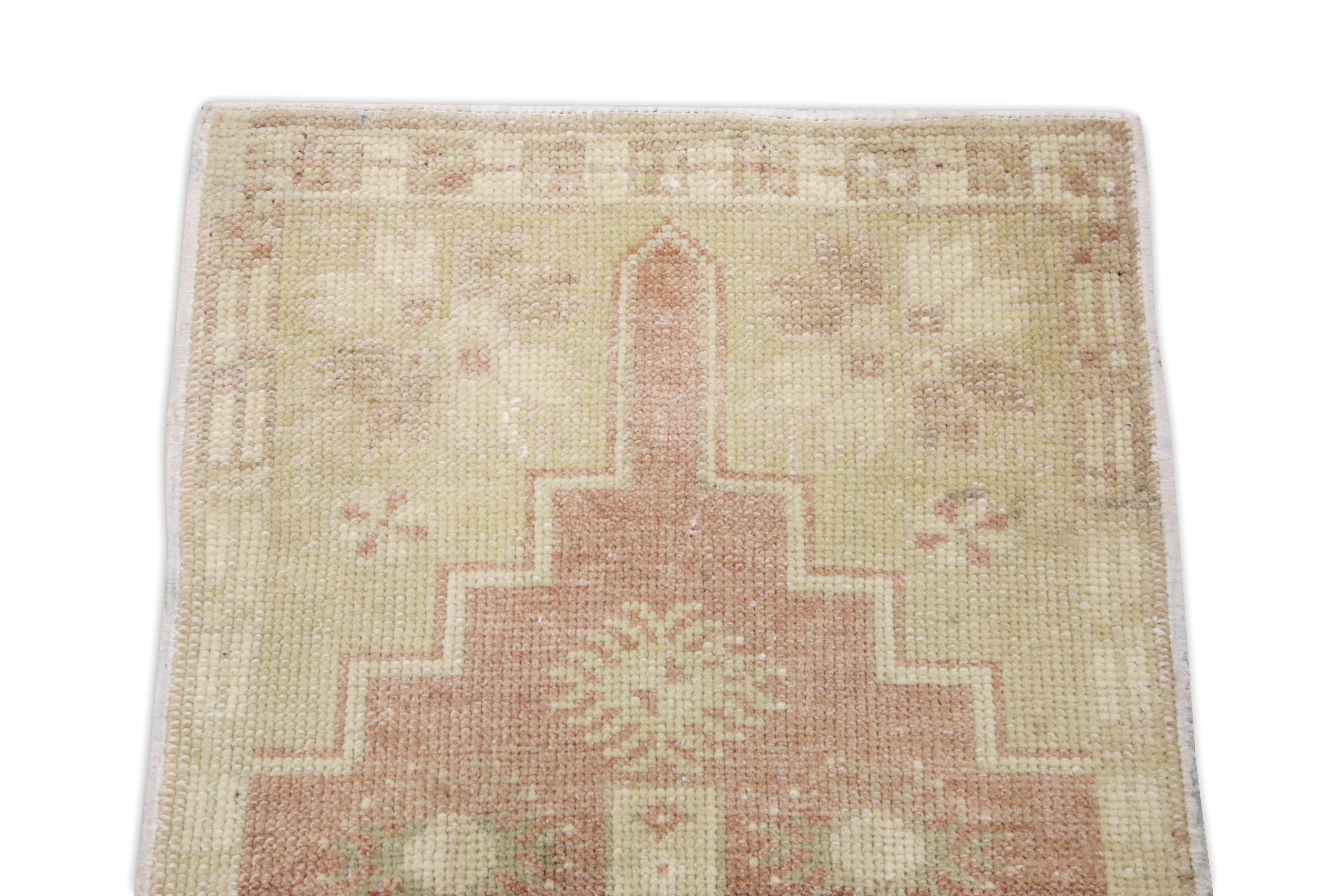 Hand-Knotted Oriental Hand Knotted Vintage Turkish Mini Rug 1'6