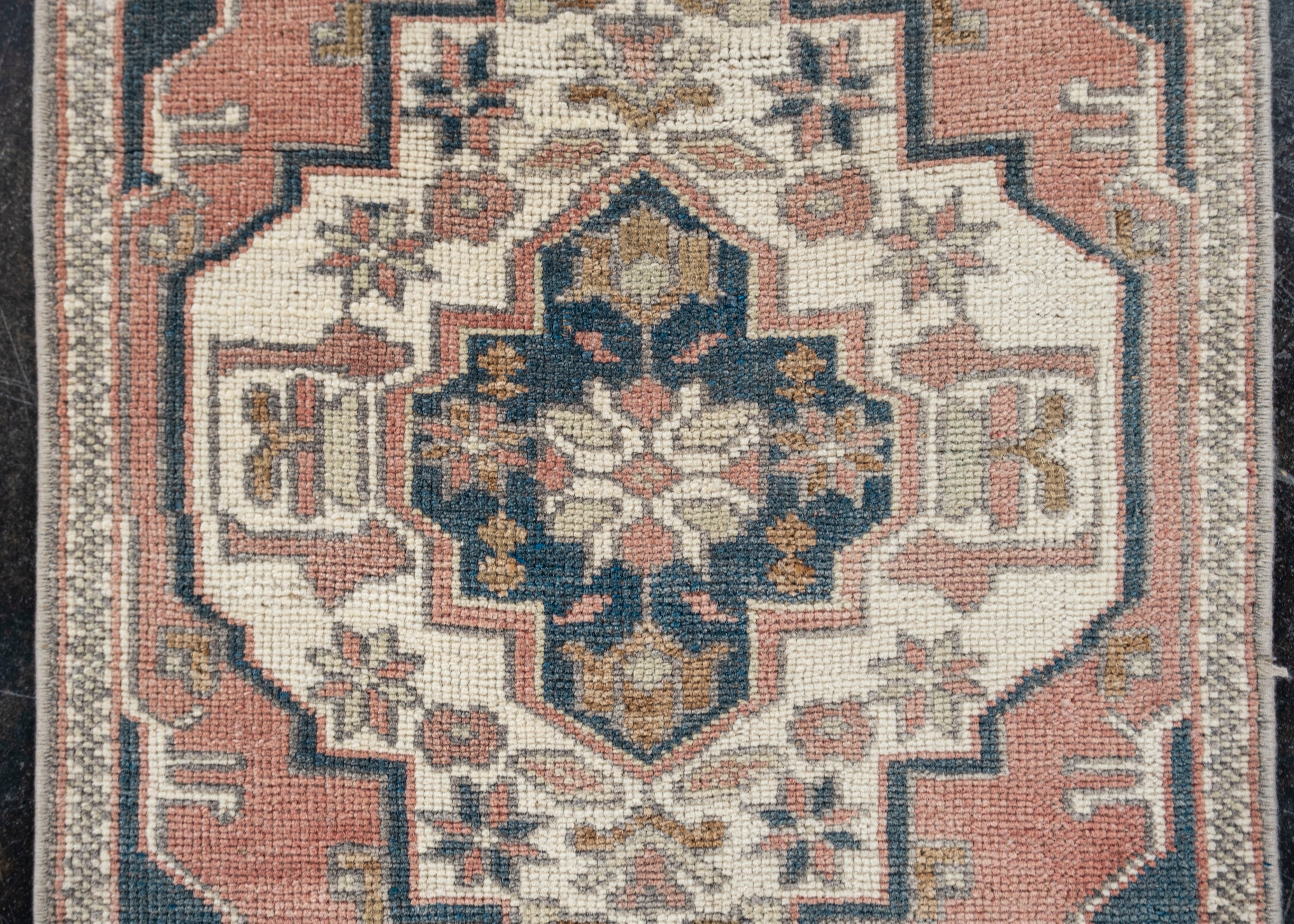 Orientalischer handgeknüpfter türkischer Vintage-Miniteppich 1'6