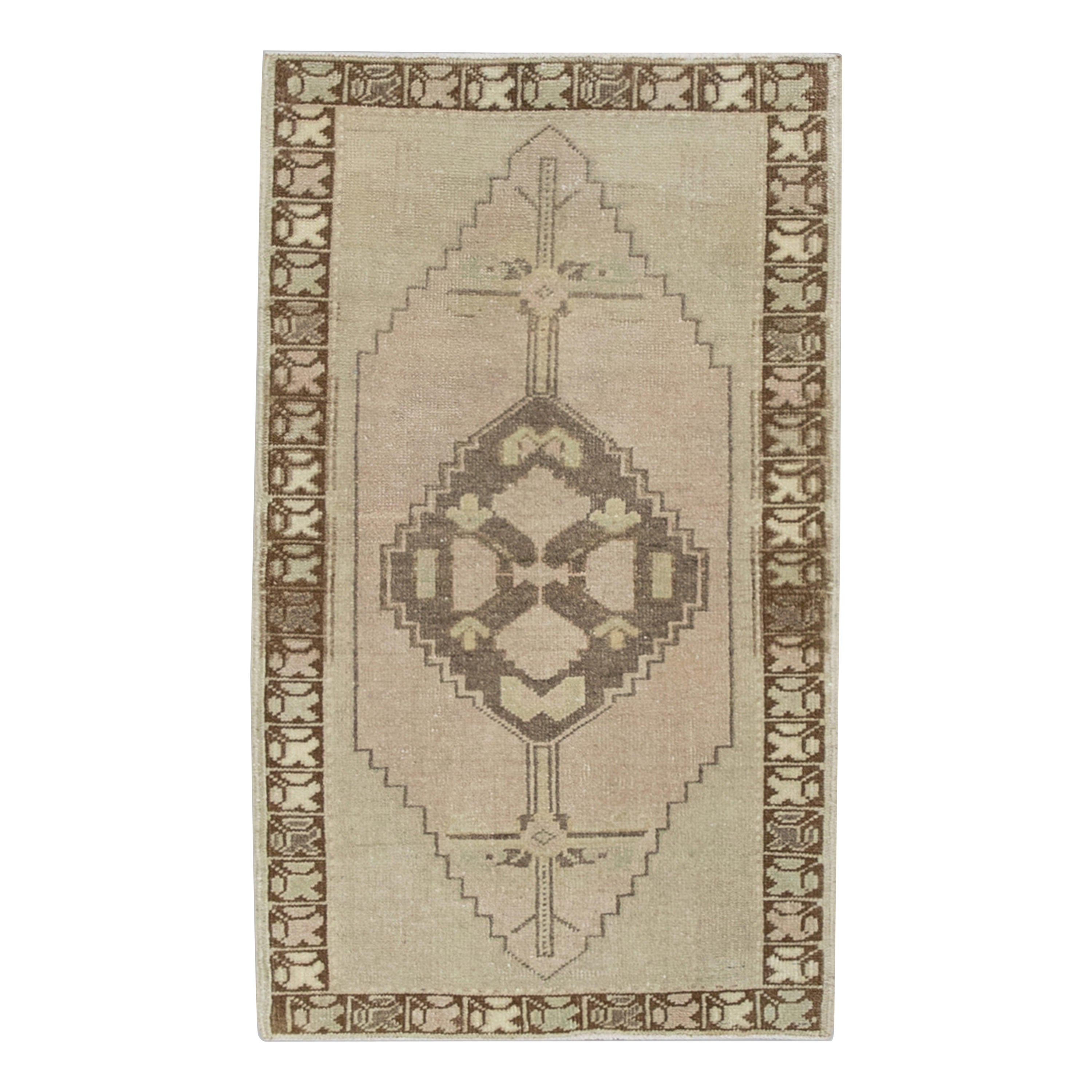 Orientalischer handgeknüpfter türkischer Vintage-Miniteppich 1'7" x 2'11" #9070