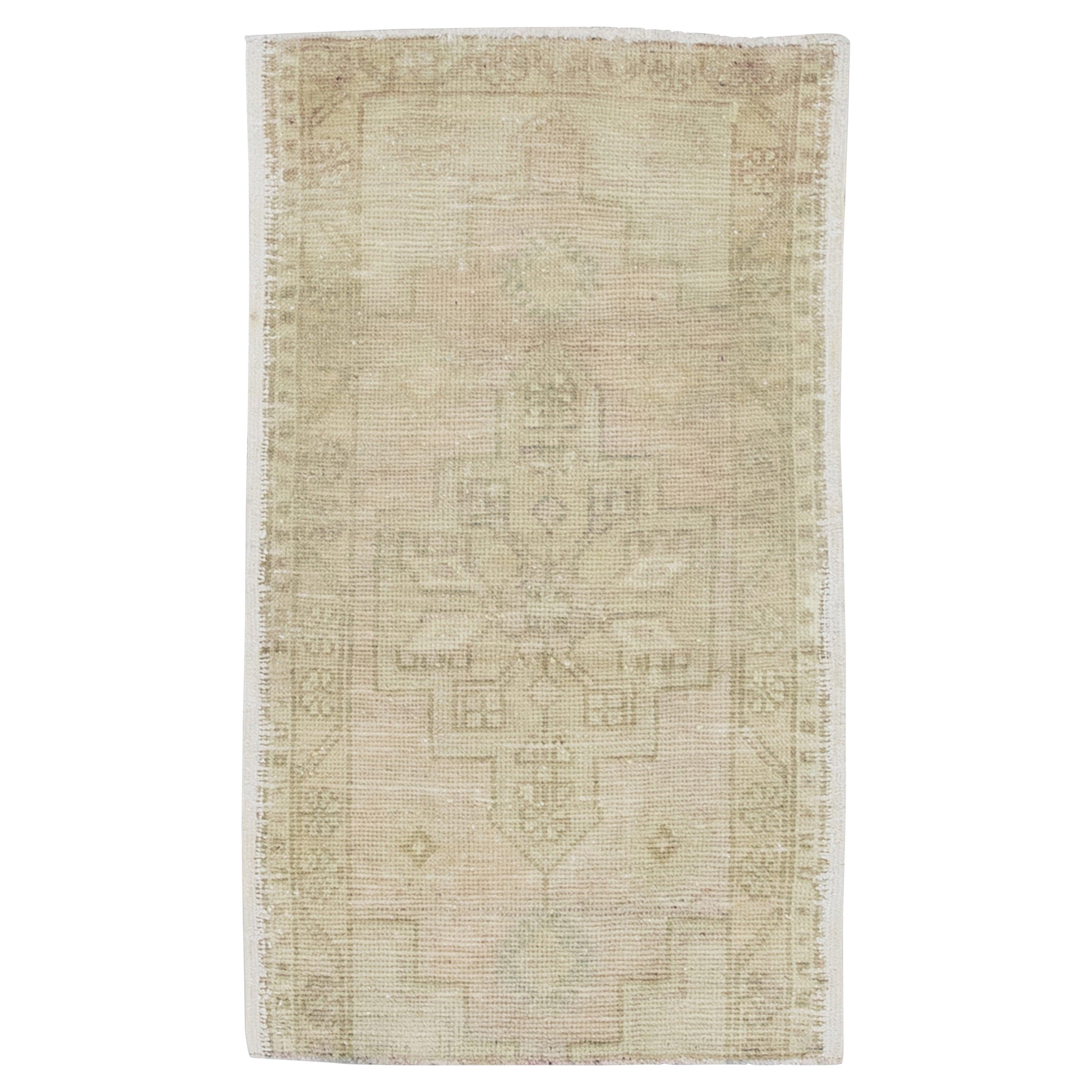 Orientalischer handgeknüpfter türkischer Vintage-Miniteppich 1'7" x 2'8" #8416