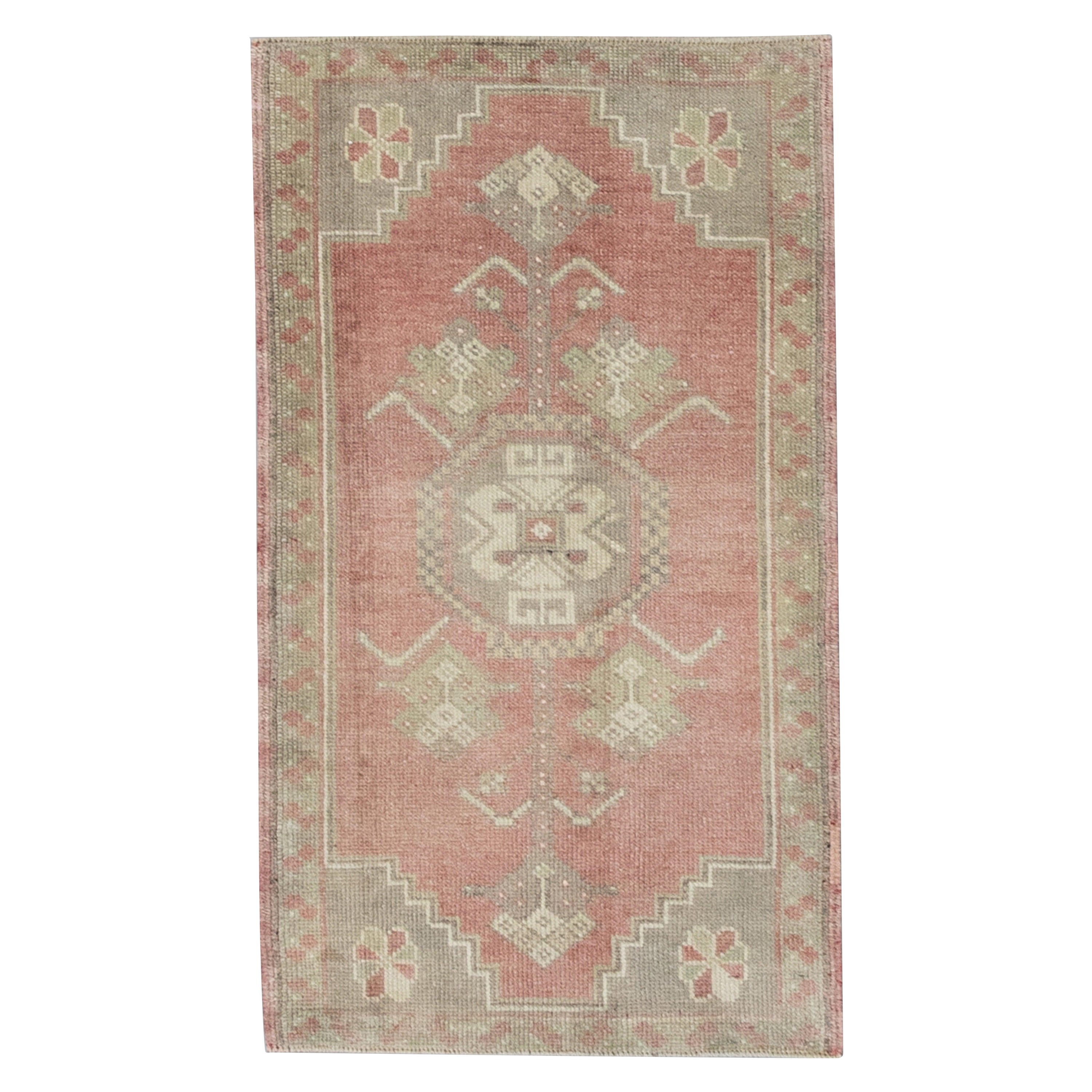 Orientalischer handgeknüpfter türkischer Vintage-Miniteppich 1'7" x 2'8" #9110