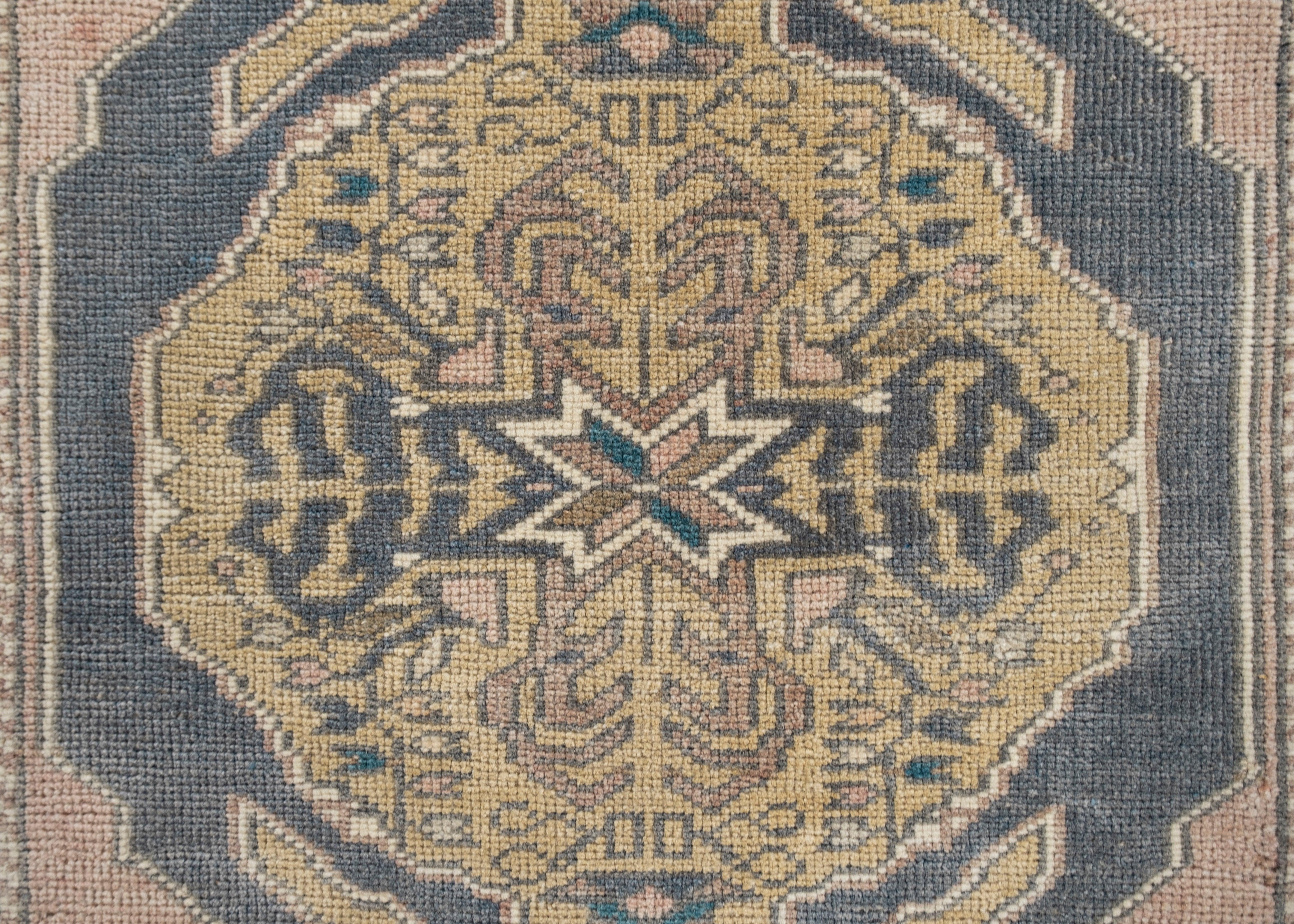 Orientalischer handgeknüpfter türkischer Vintage-Miniteppich 1'7