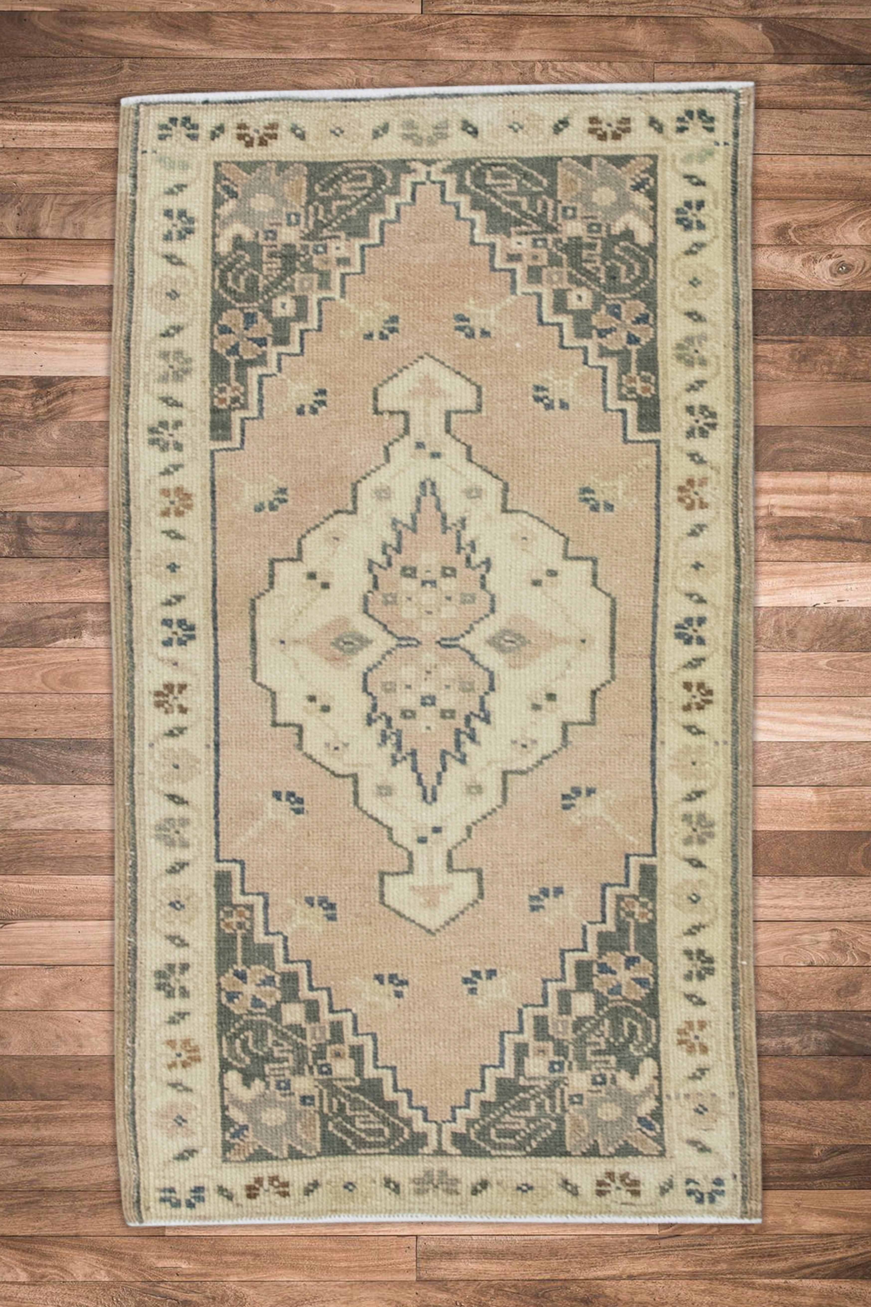 Oriental Hand Knotted Vintage Turkish Mini Rug 1'7