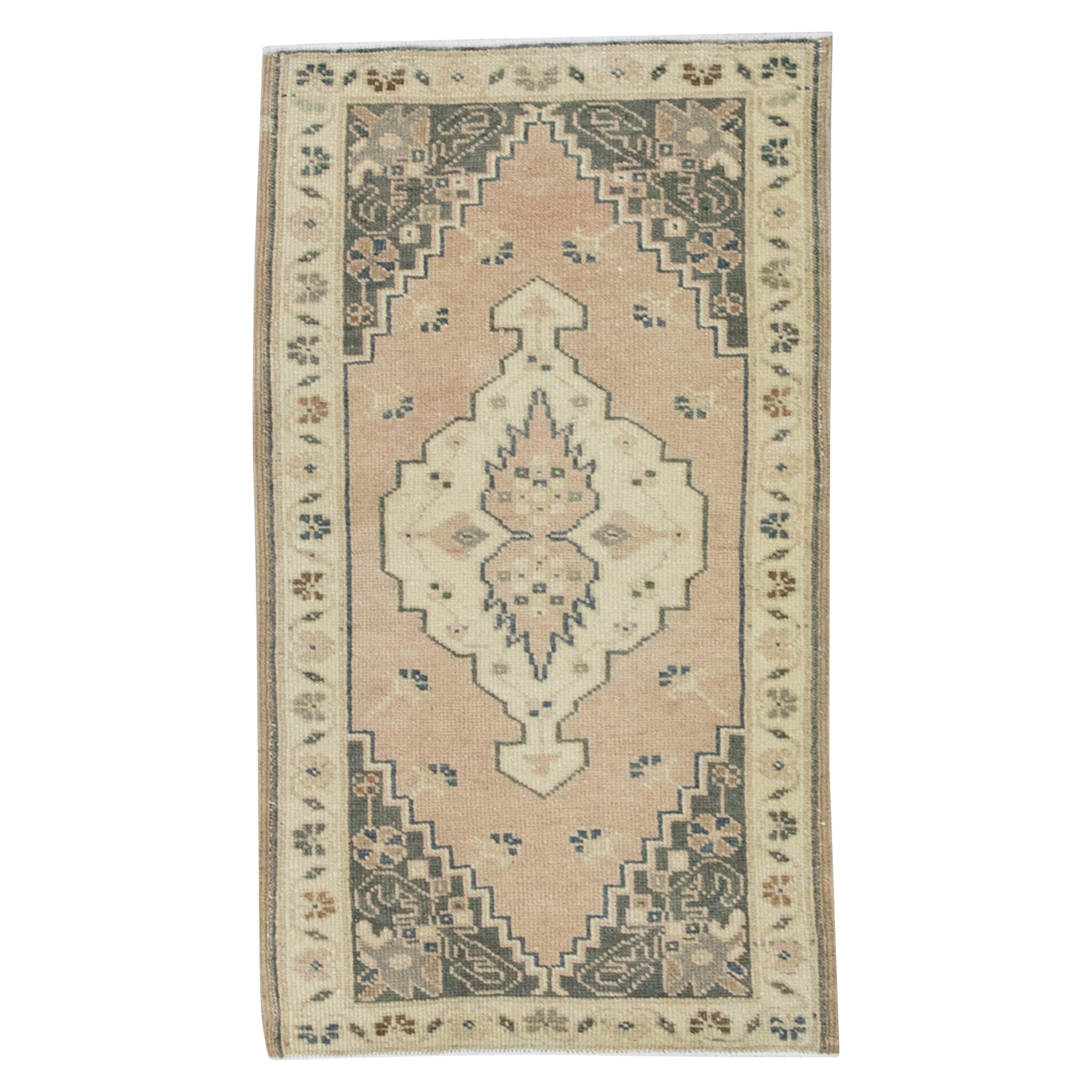 Orientalischer handgeknüpfter türkischer Vintage-Miniteppich 1'7" x 3' #8871