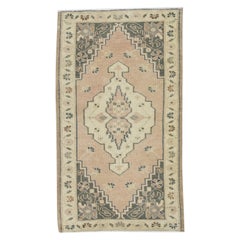 Orientalischer handgeknüpfter türkischer Vintage-Miniteppich 1'7" x 3' #8871