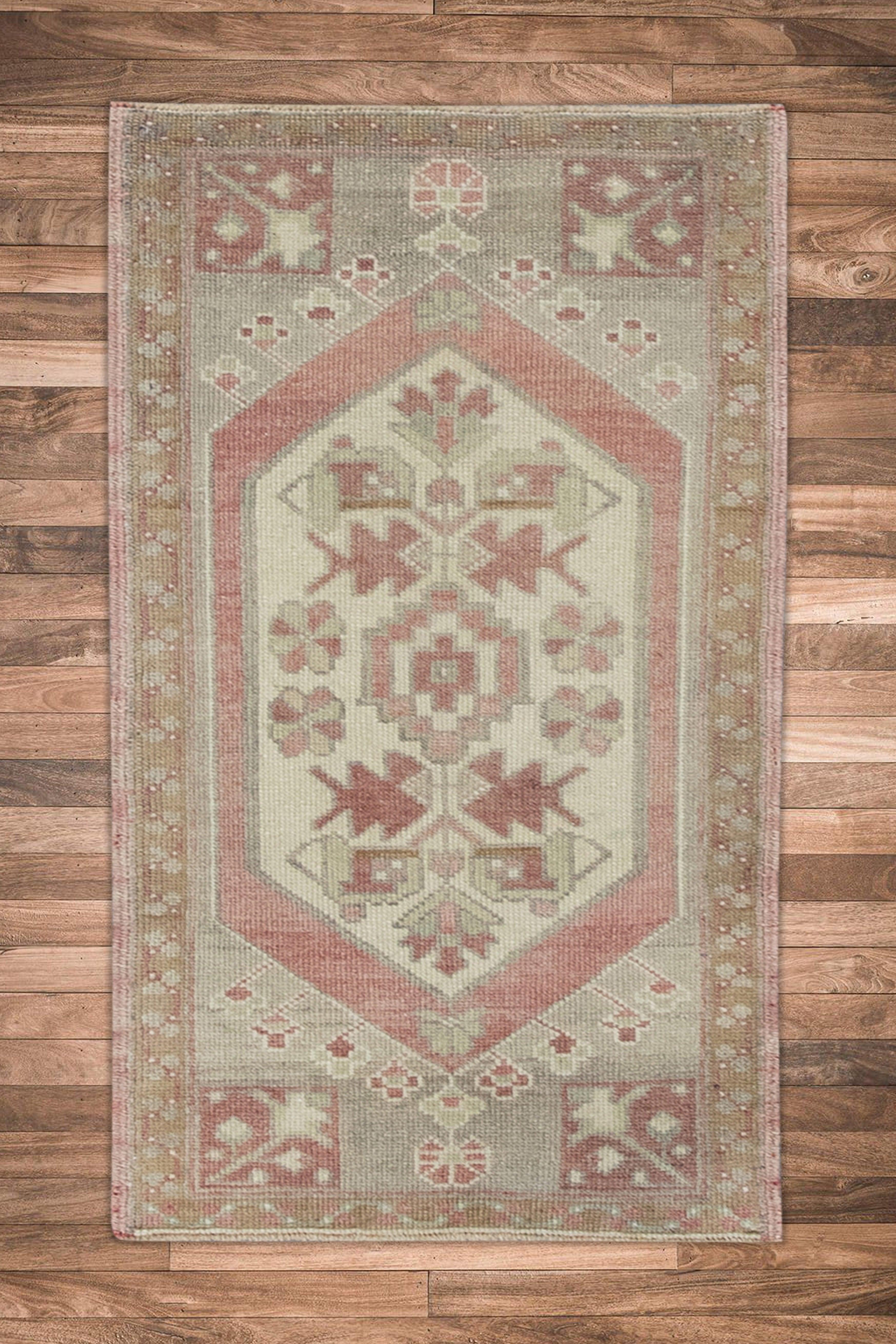 Oriental Hand Knotted Vintage Turkish Mini Rug 1'7