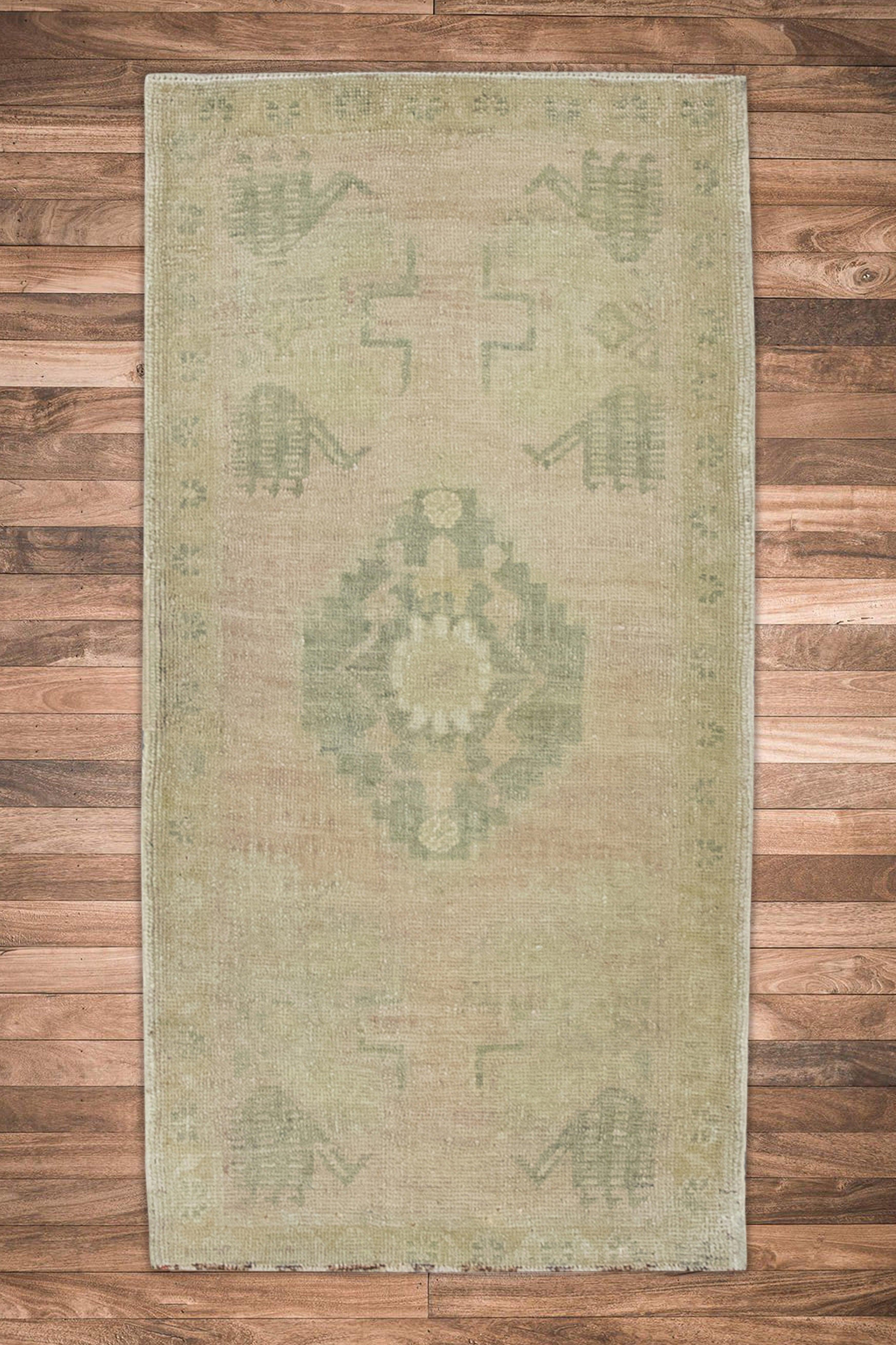 Oriental Hand Knotted Vintage Turkish Mini Rug 1'7