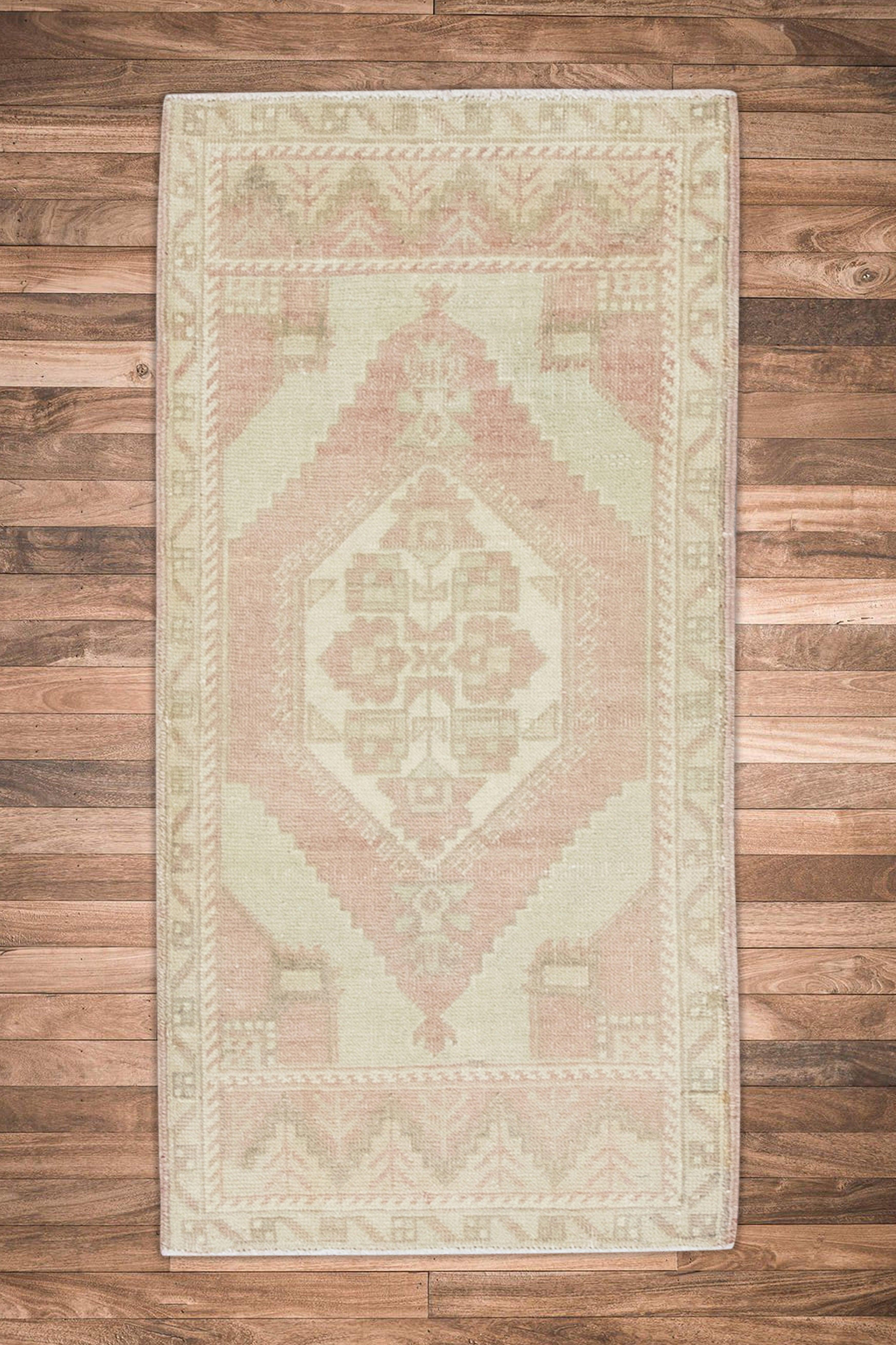 Oriental Hand Knotted Vintage Turkish Mini Rug 1'7