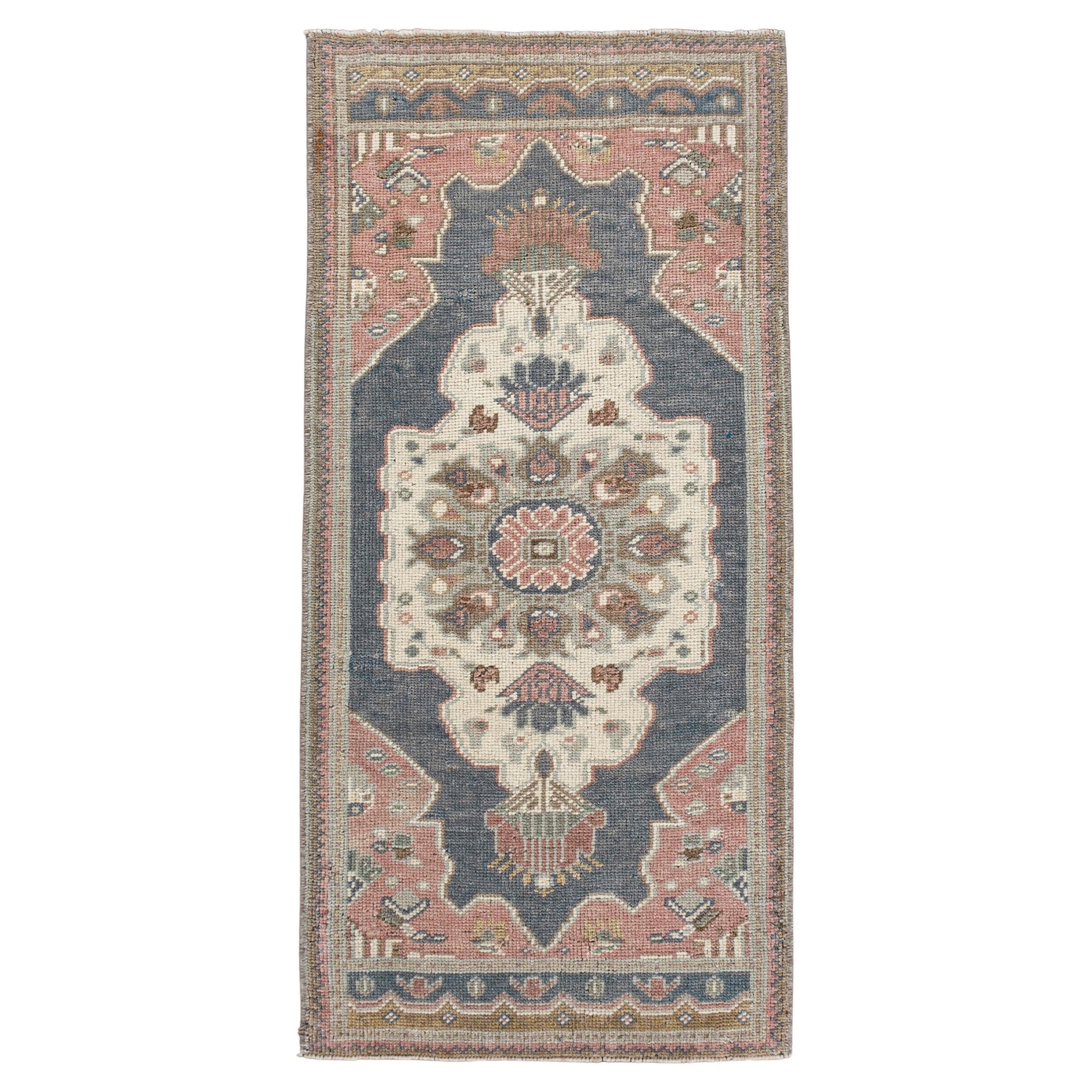 Orientalischer handgeknüpfter türkischer Vintage-Miniteppich 1'7" x 3'3" #10590