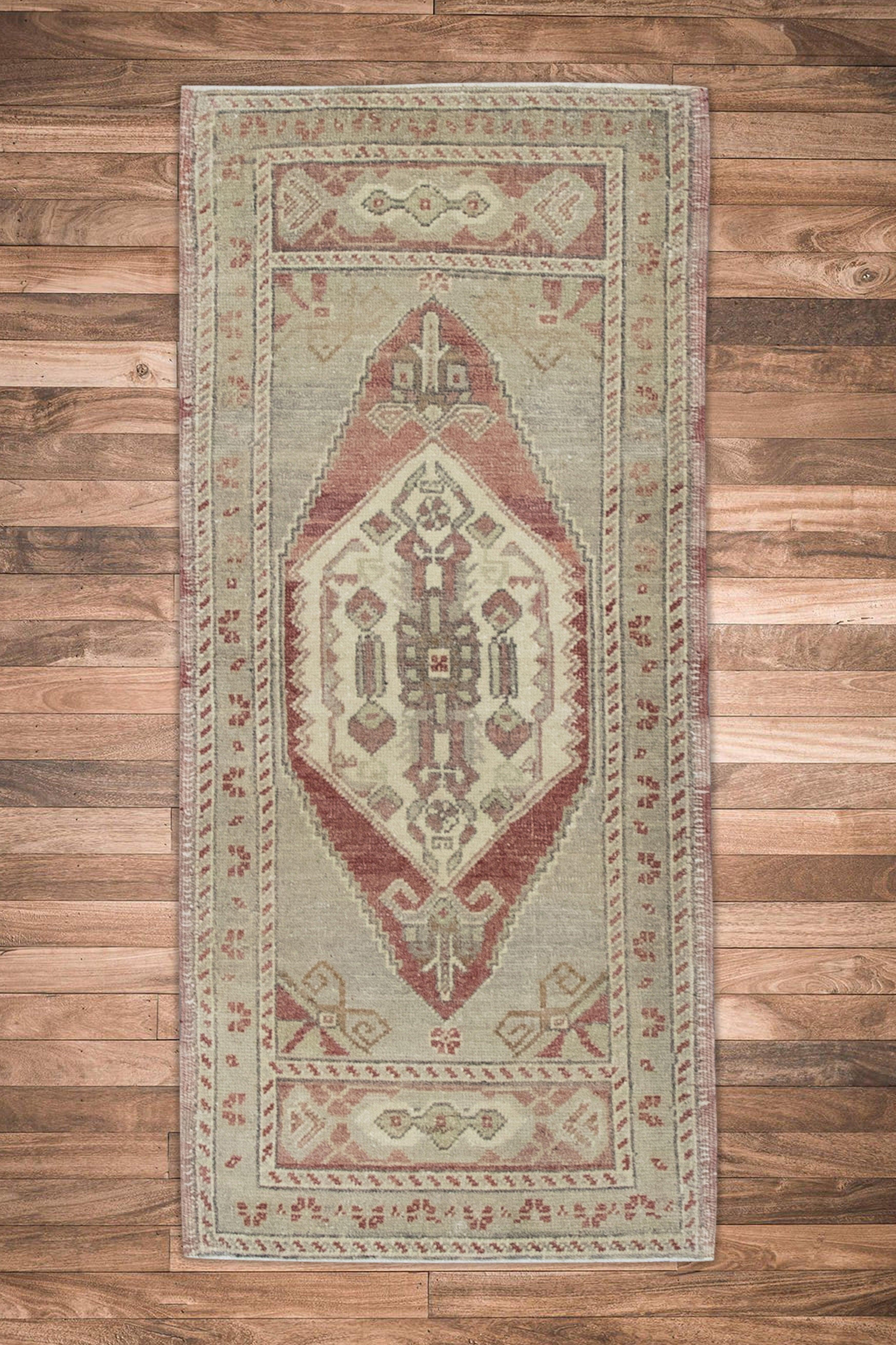 Oriental Hand Knotted Vintage Turkish Mini Rug 1'7