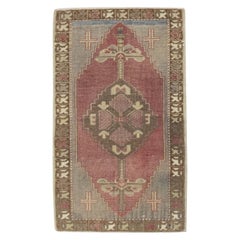Orientalischer handgeknüpfter türkischer Vintage-Miniteppich 1'8" x 2'10" #8898