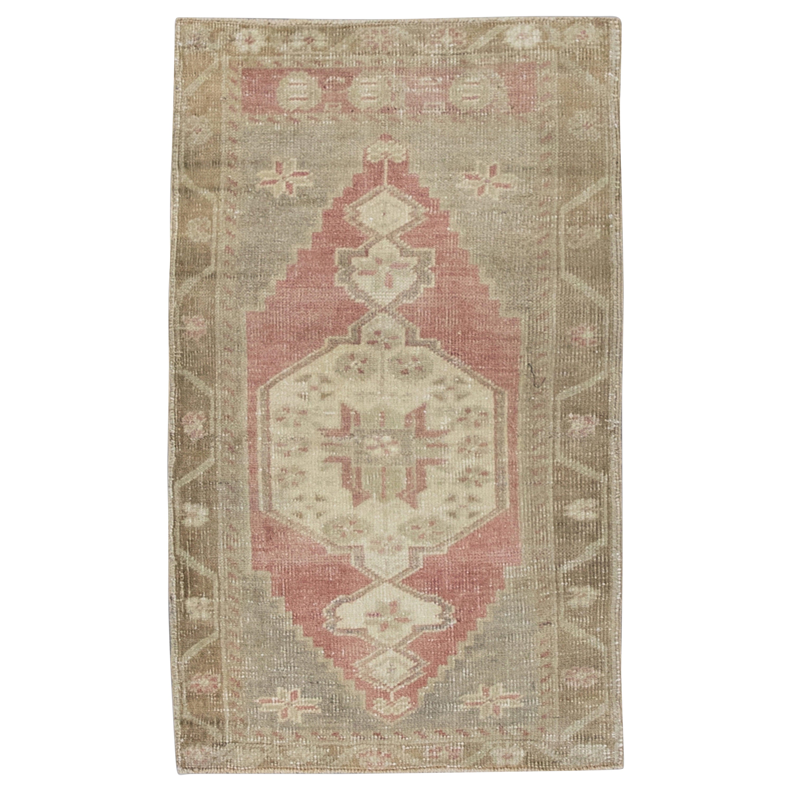 Orientalischer handgeknüpfter türkischer Vintage-Miniteppich 1'8" x 2'11" #8593