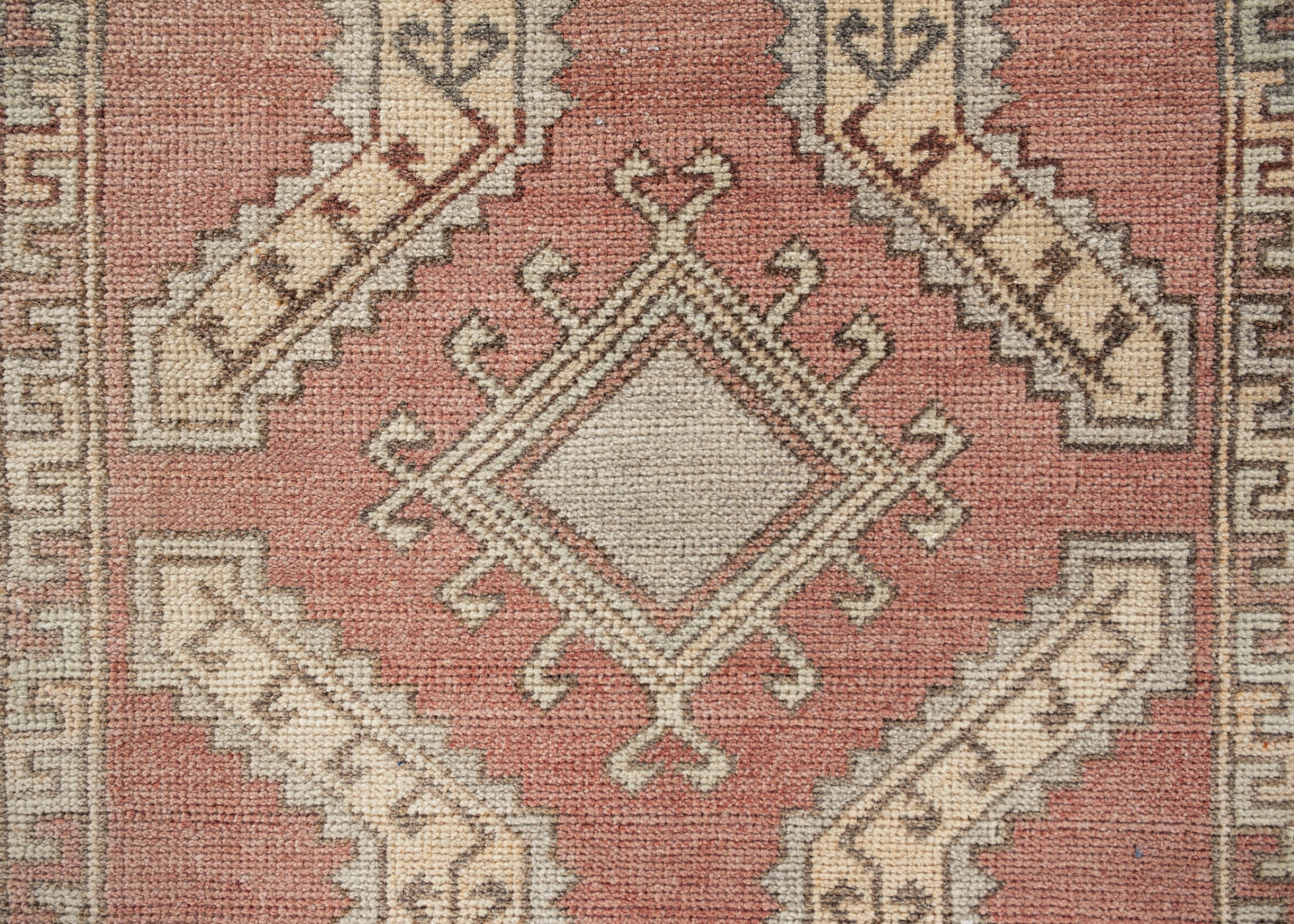 Oushak Rug Oriental Hand Knotted Turkish Oushak 5' x 7' #551 Entdecken Sie eine kuratierte Kollektion von Flurläufern, Wollteppichen und handgefertigten Meisterwerken, bei denen Eleganz auf Funktionalität trifft. Verschönern Sie Ihren Raum mit einer
