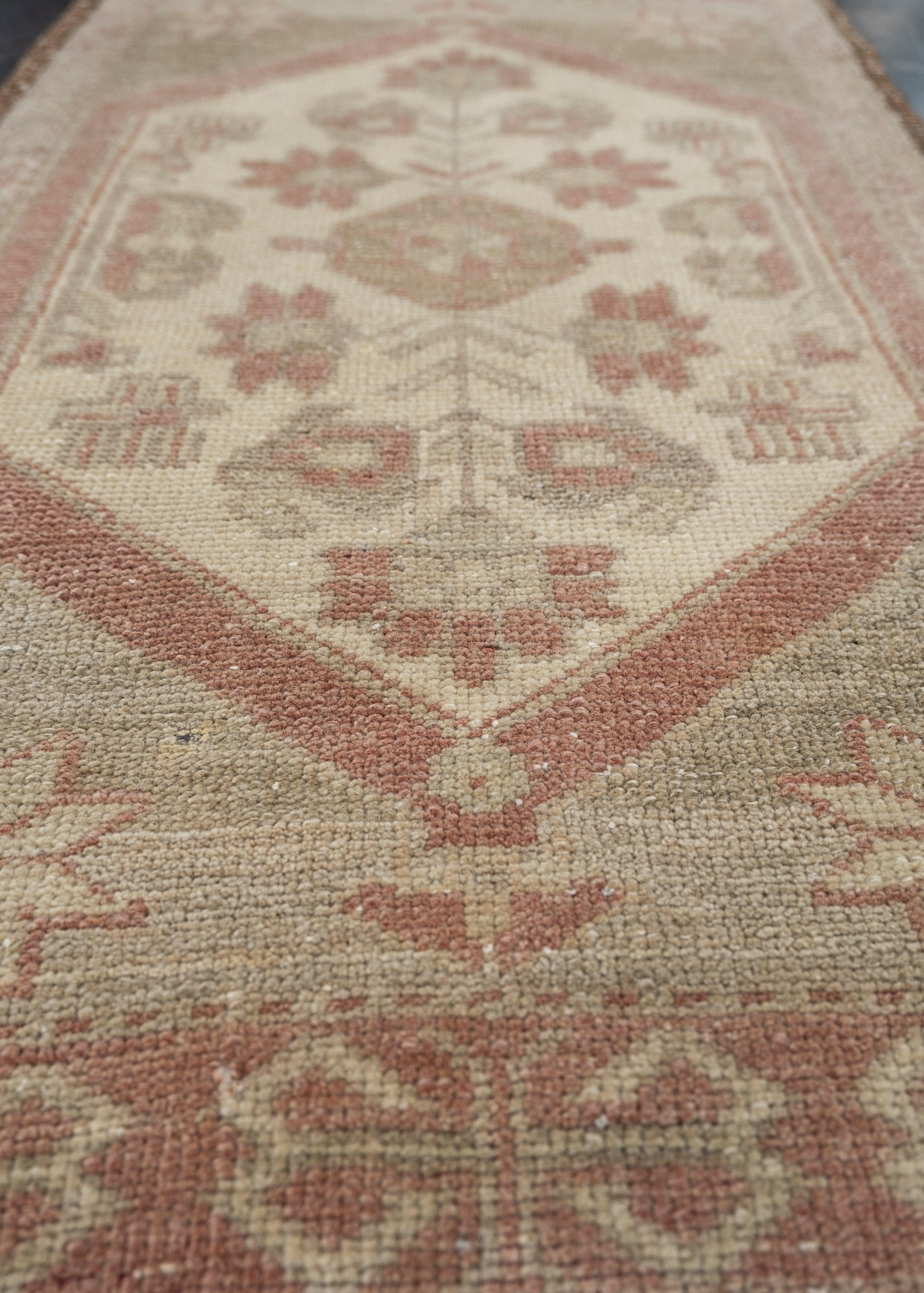 Turc Mini tapis turc vintage noué à la main 1'8