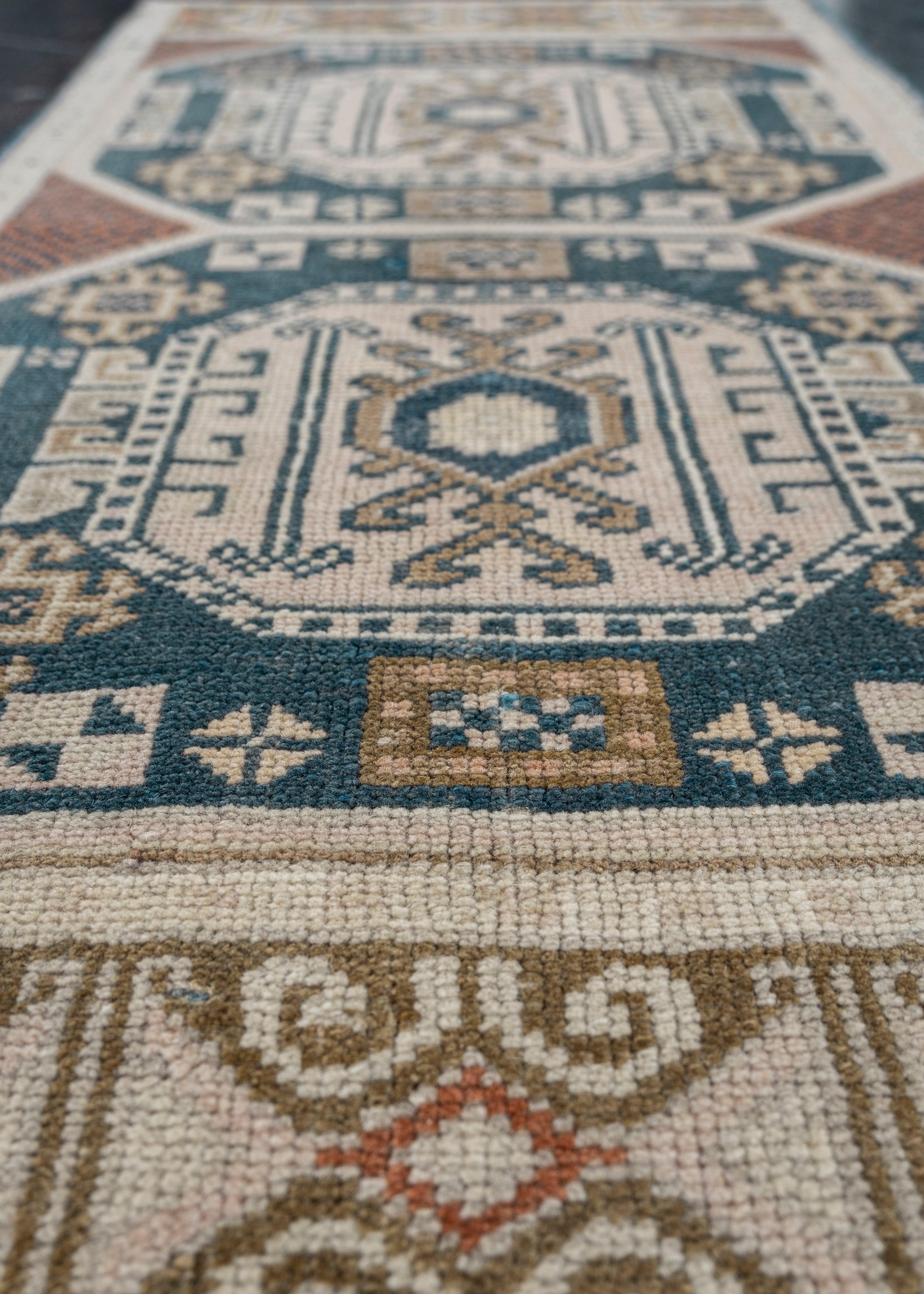 Mini Alfombra Turca Vintage Oriental Anudada a Mano 1'8