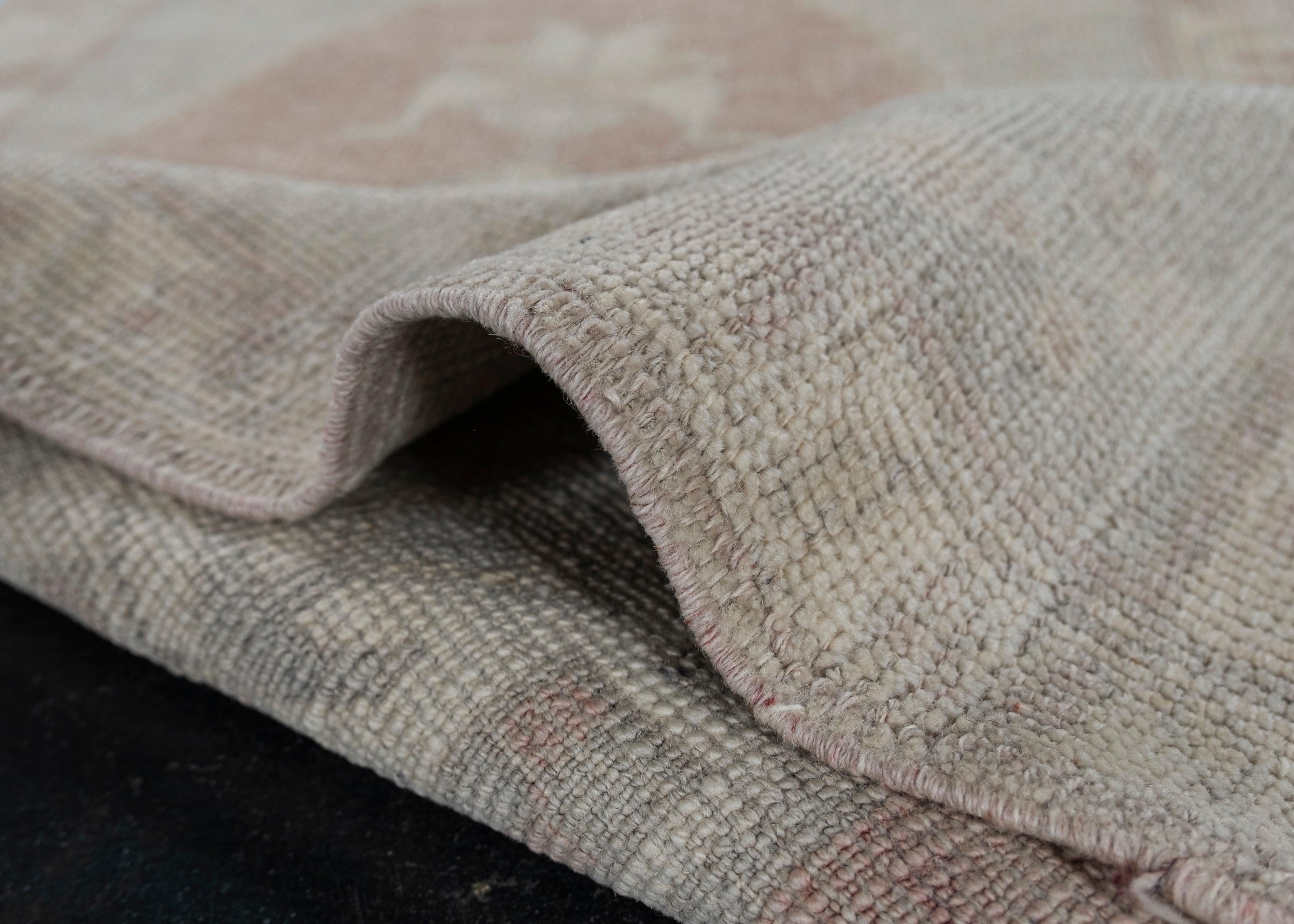 Mini tapis turc vintage noué à la main 1'8