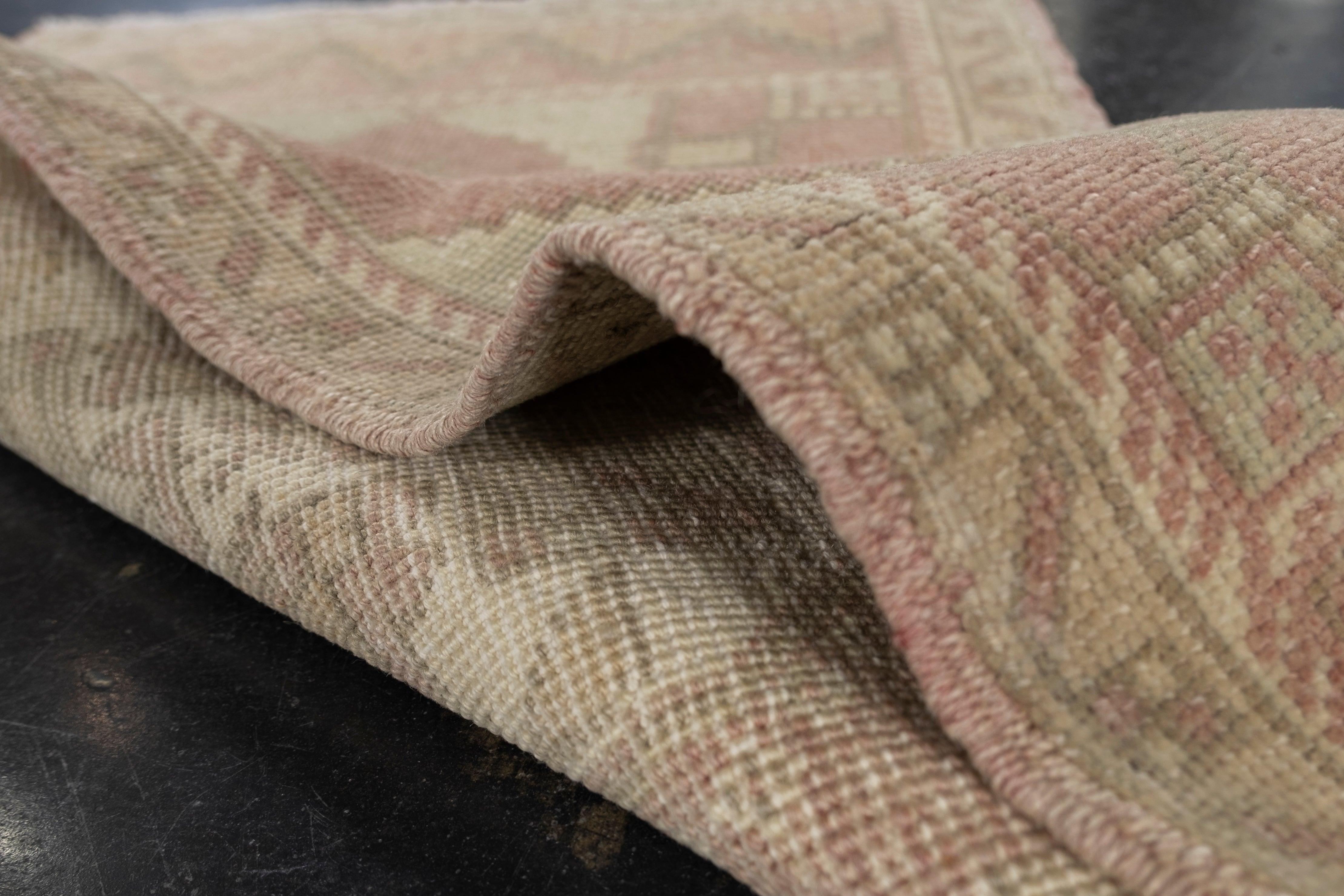 Noué à la main Mini tapis turc vintage noué à la main 1'8