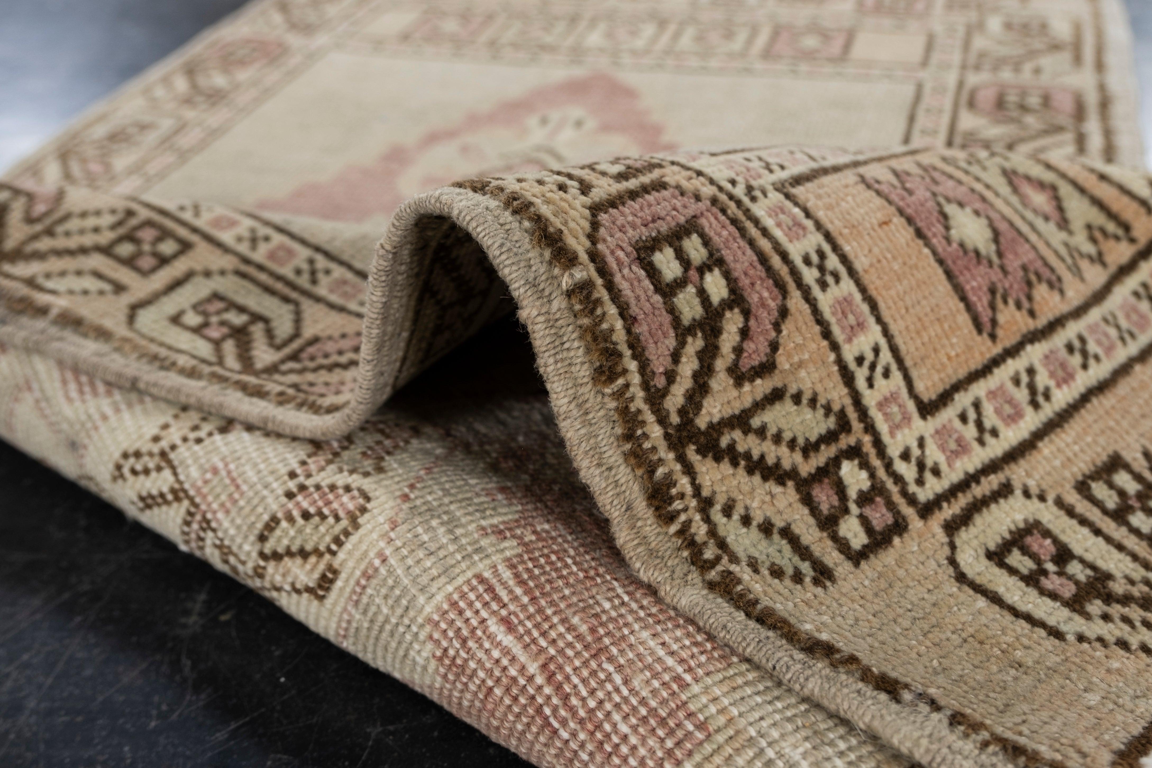 Mini Alfombra Turca Vintage Oriental Anudada a Mano 1'8