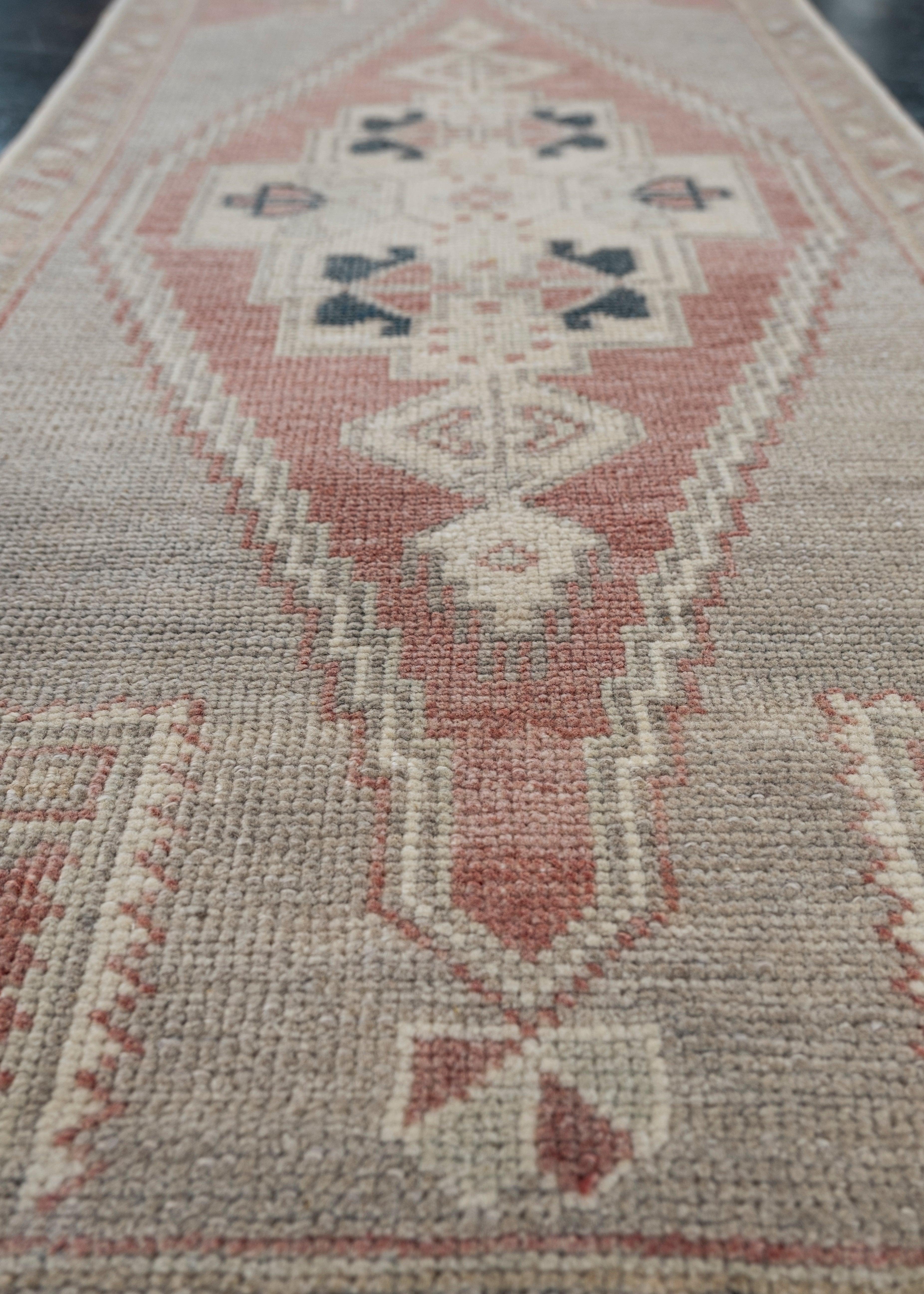 Orientalischer handgeknüpfter türkischer Vintage-Miniteppich 1'8