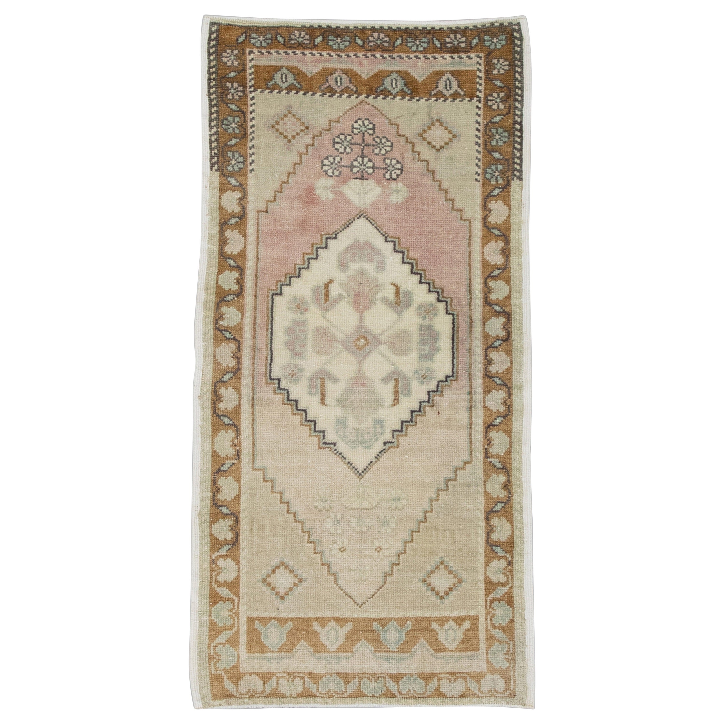 Orientalischer handgeknüpfter türkischer Vintage-Miniteppich 1'8" x 3'6" #8736