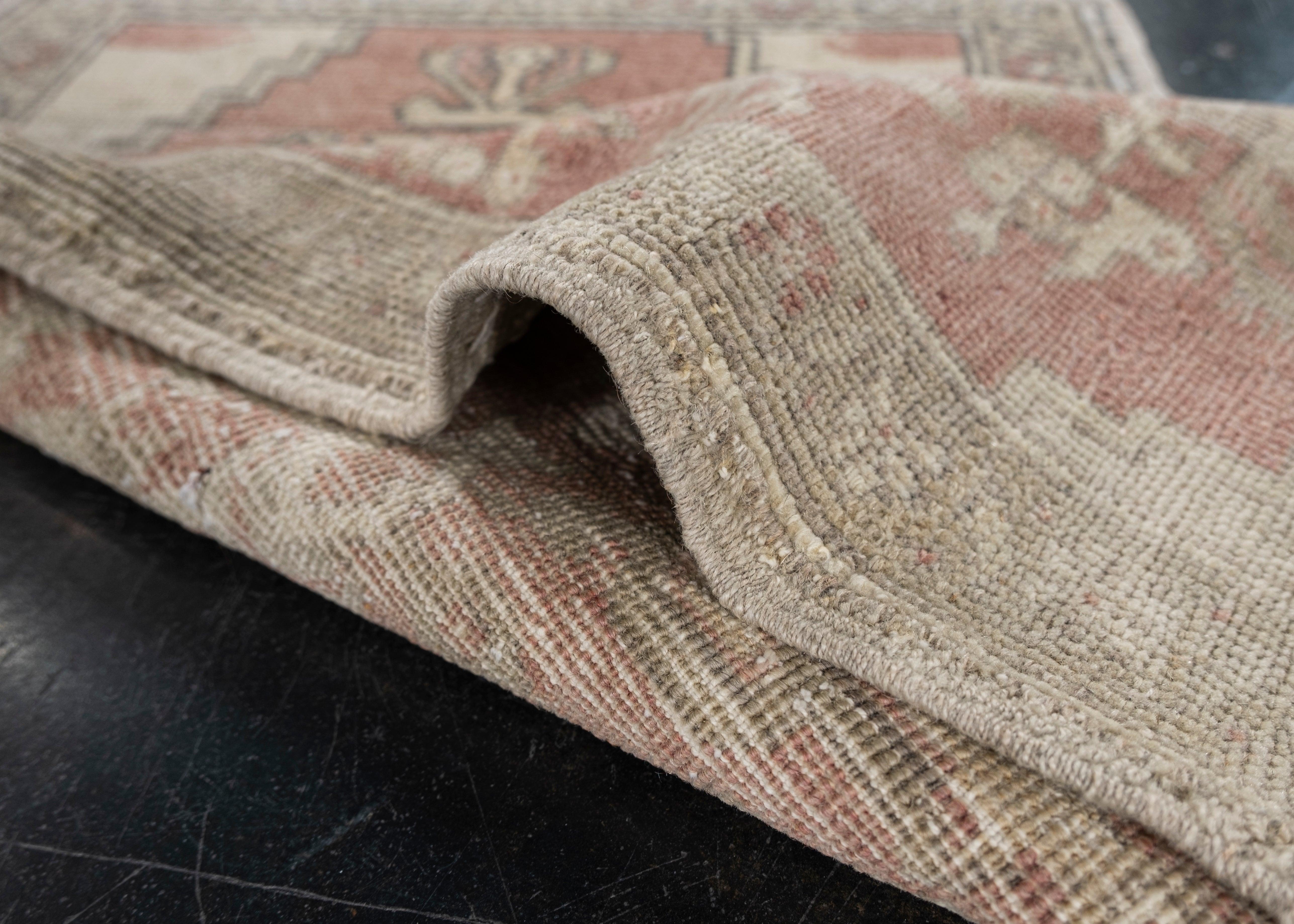 Annodato a mano Oriental Hand Knots Rugs Vintage Turkish Mini Rug 1'9