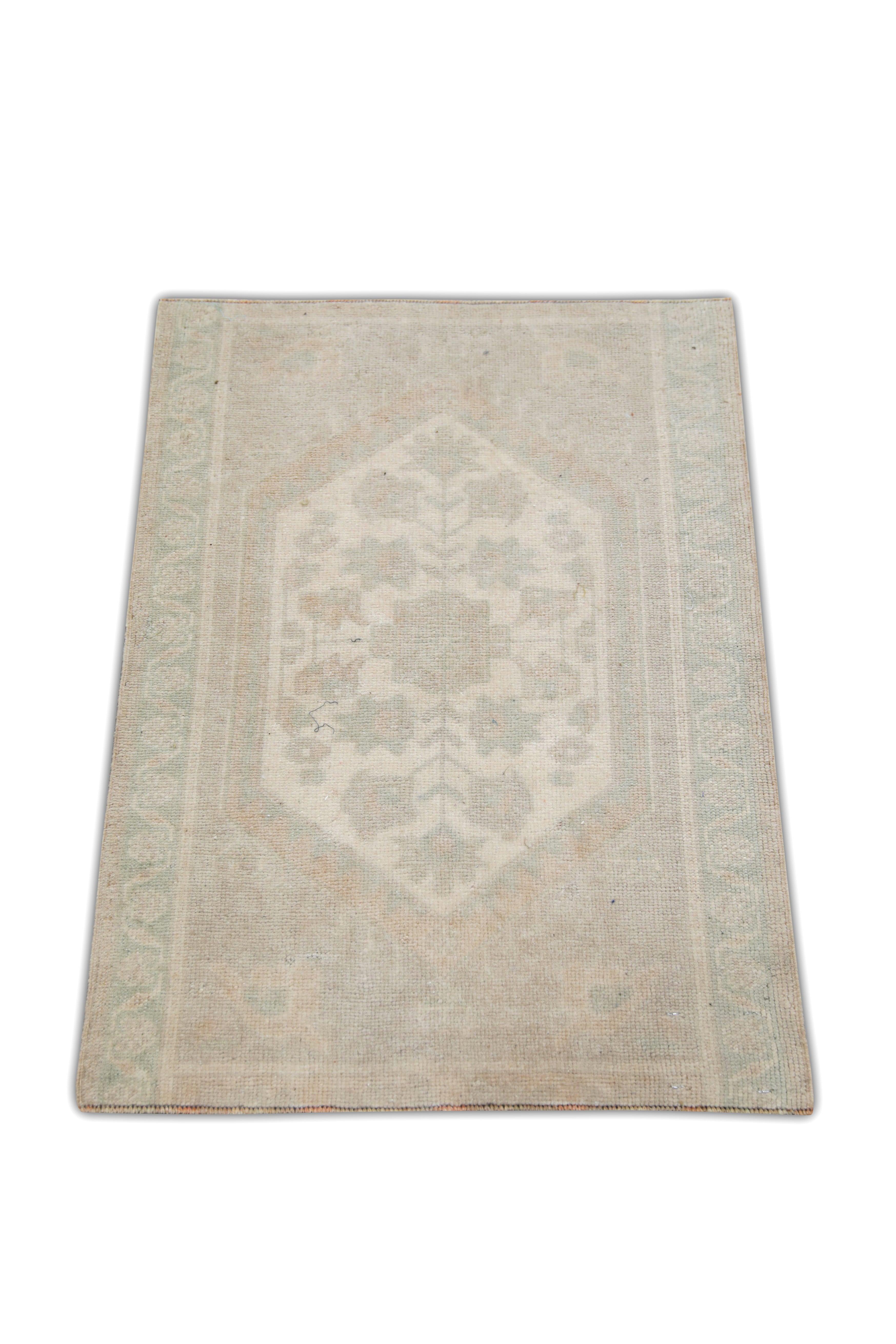 Orientalischer handgeknüpfter türkischer Vintage-Miniteppich 1'9