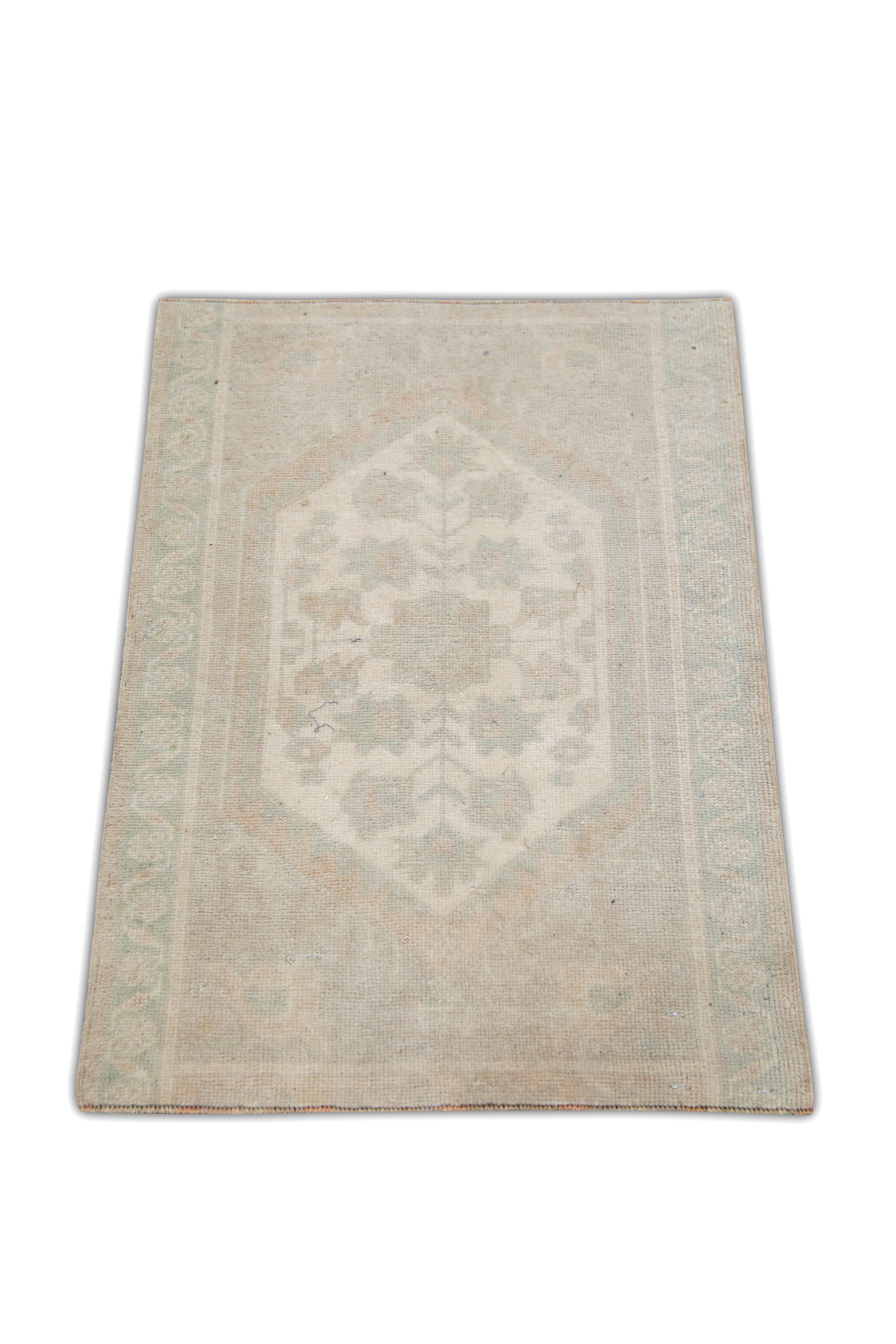 Oriental Hand Knotted Vintage Turkish Mini Rug 1'9