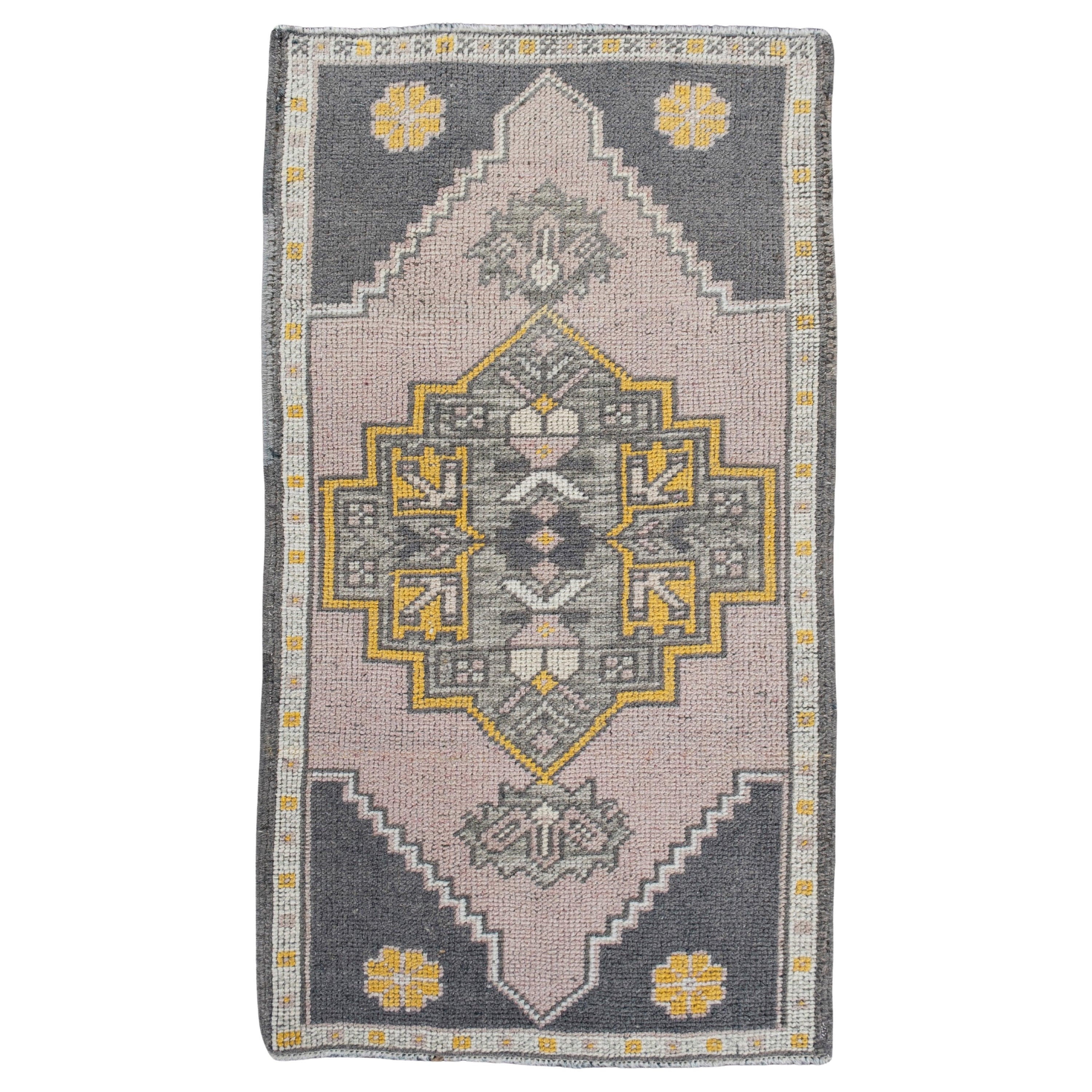 Mini Alfombra Turca Vintage Oriental Anudada a Mano 1'9" x 3'2" #10700