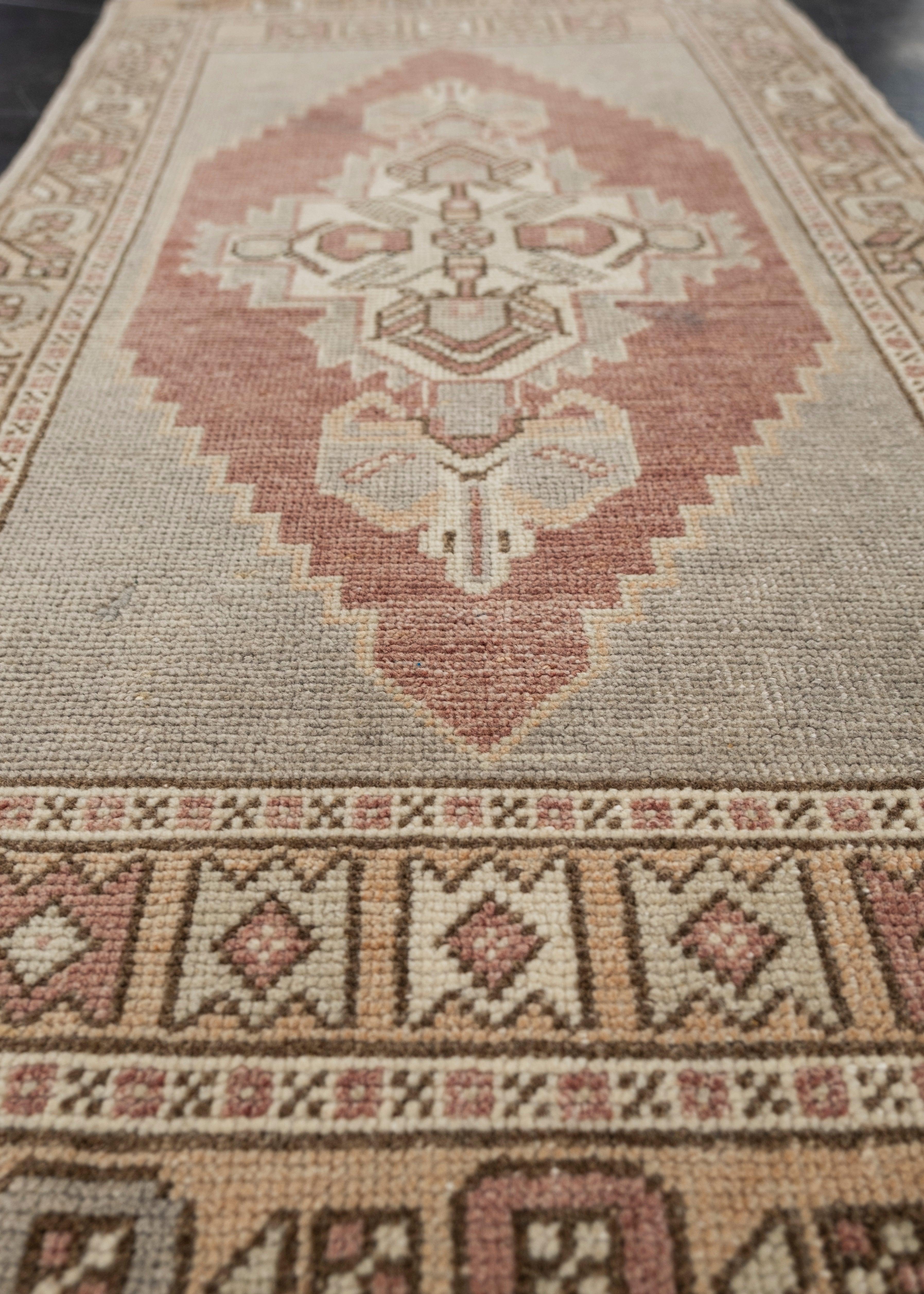 Turc Mini tapis turc vintage noué à la main 1'9
