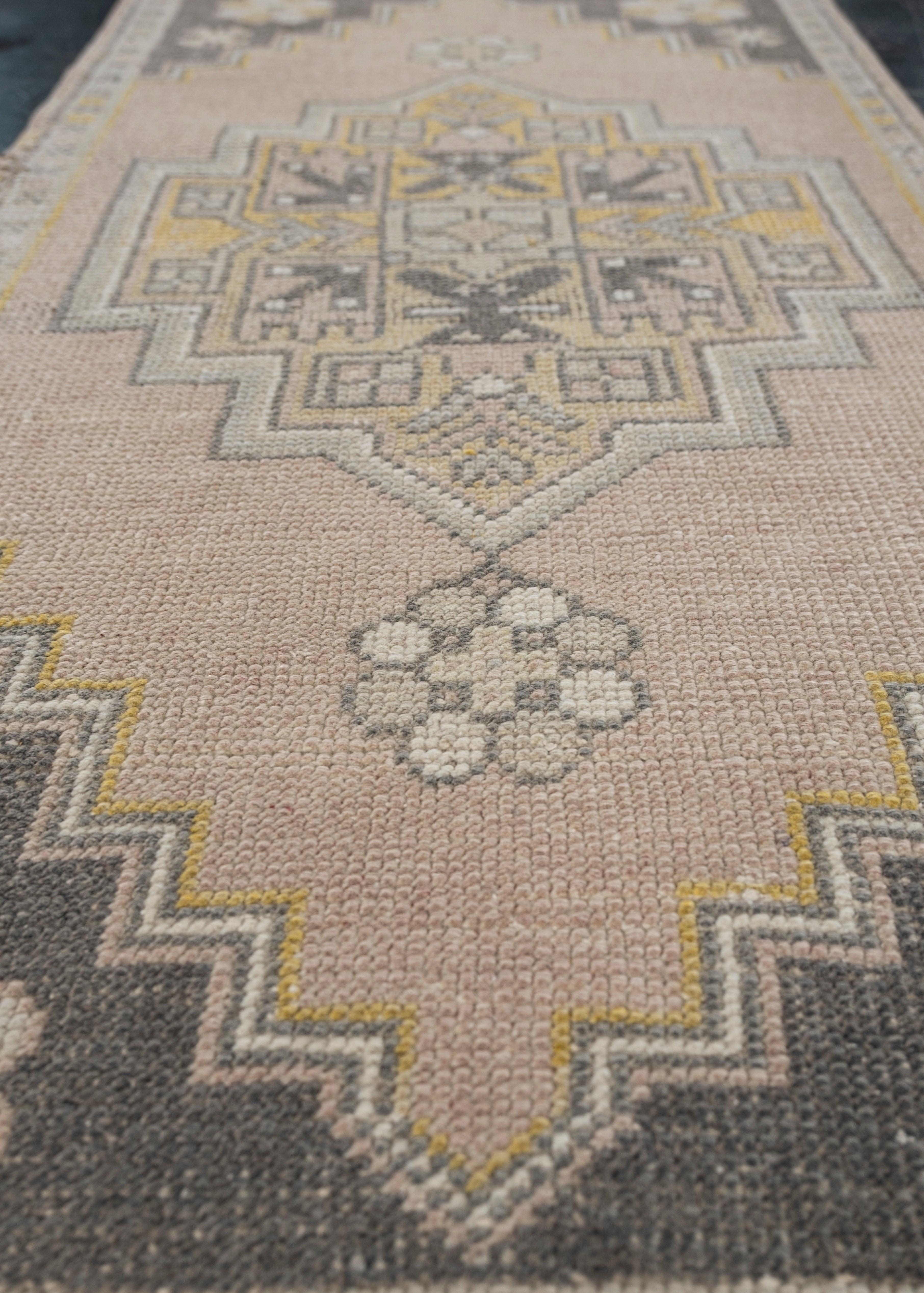 Mini Alfombra Turca Vintage Oriental Anudada a Mano 1'9