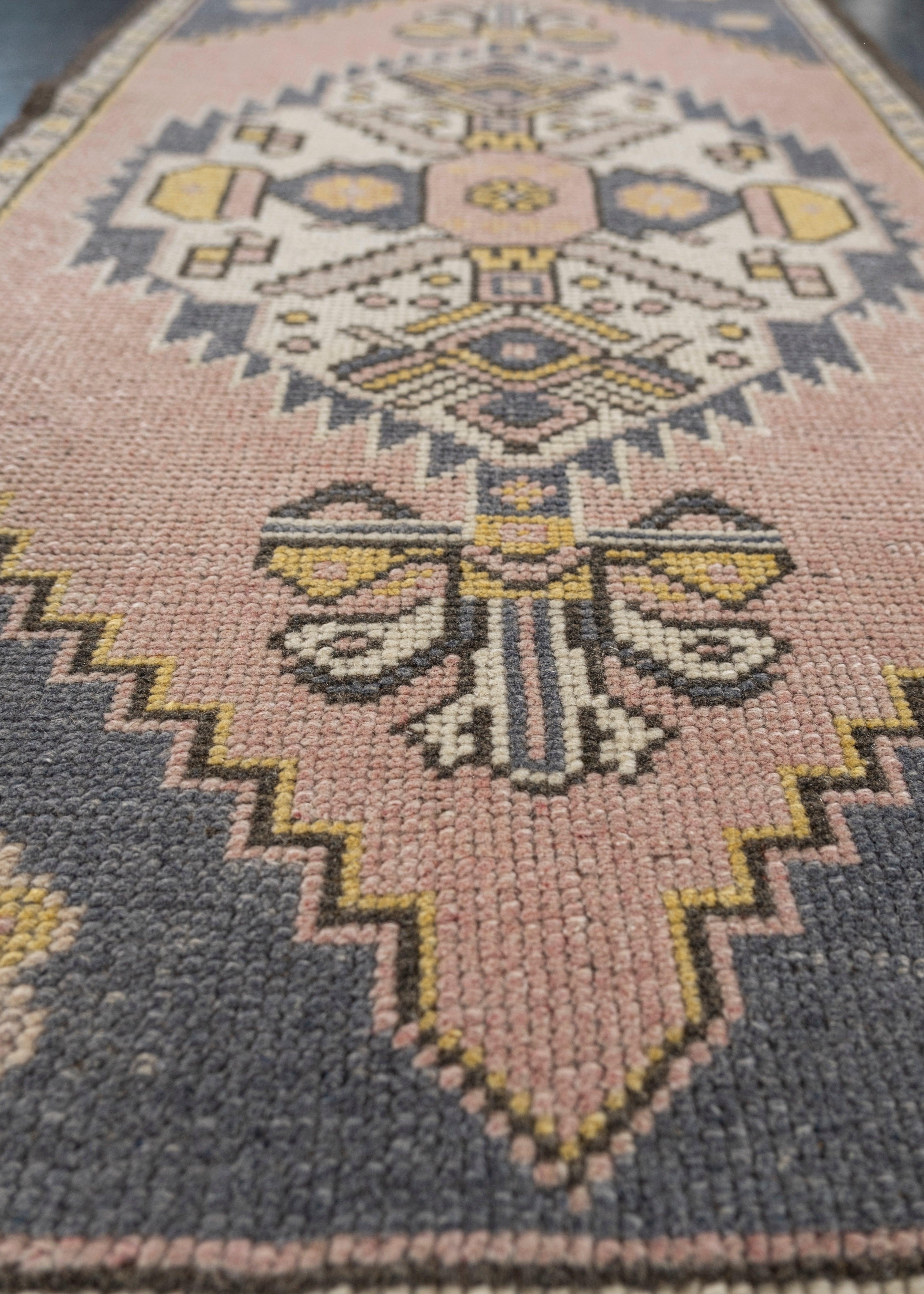 Mini Alfombra Turca Vintage Oriental Anudada a Mano 1'9