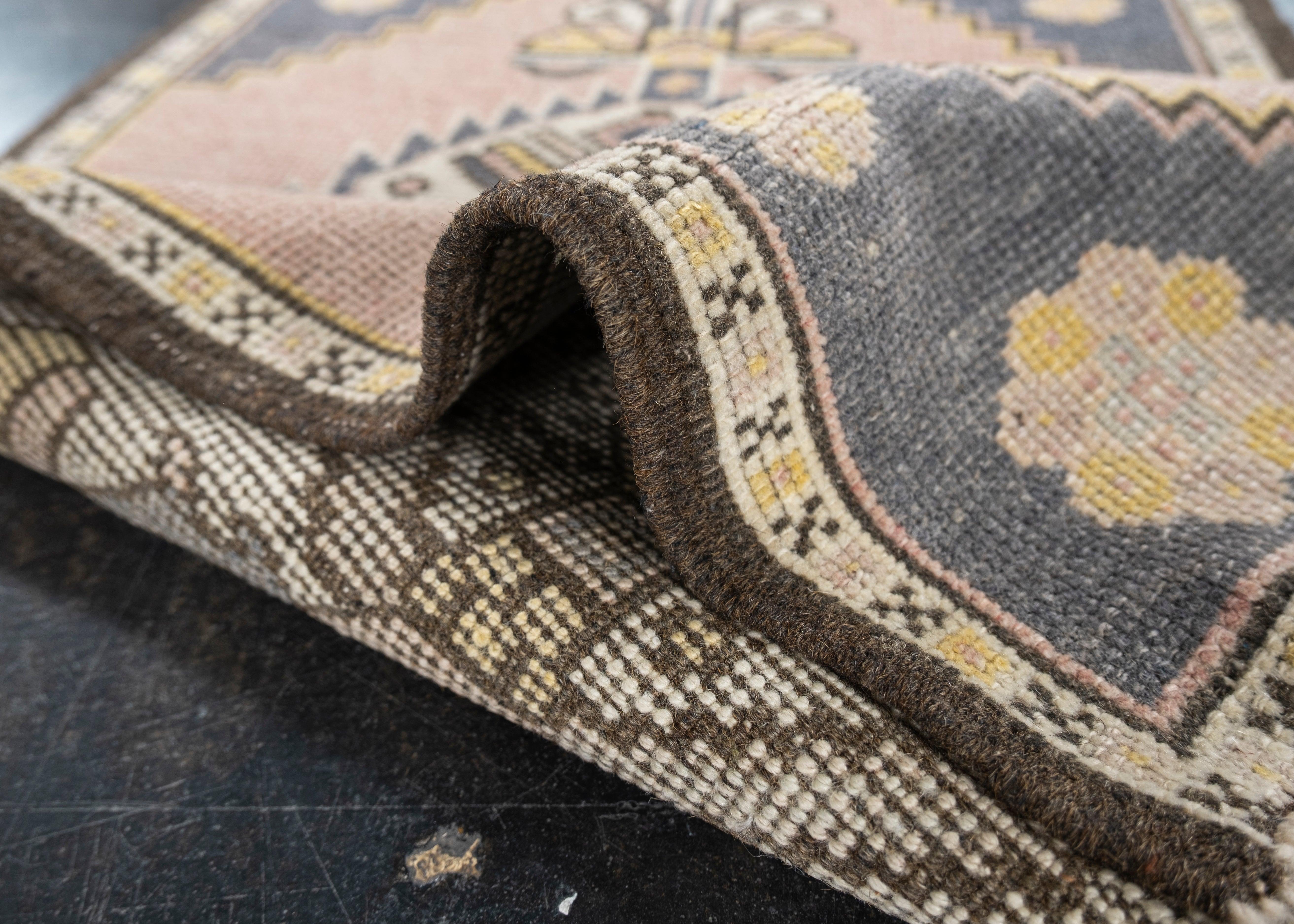 Mini Alfombra Turca Vintage Oriental Anudada a Mano 1'9