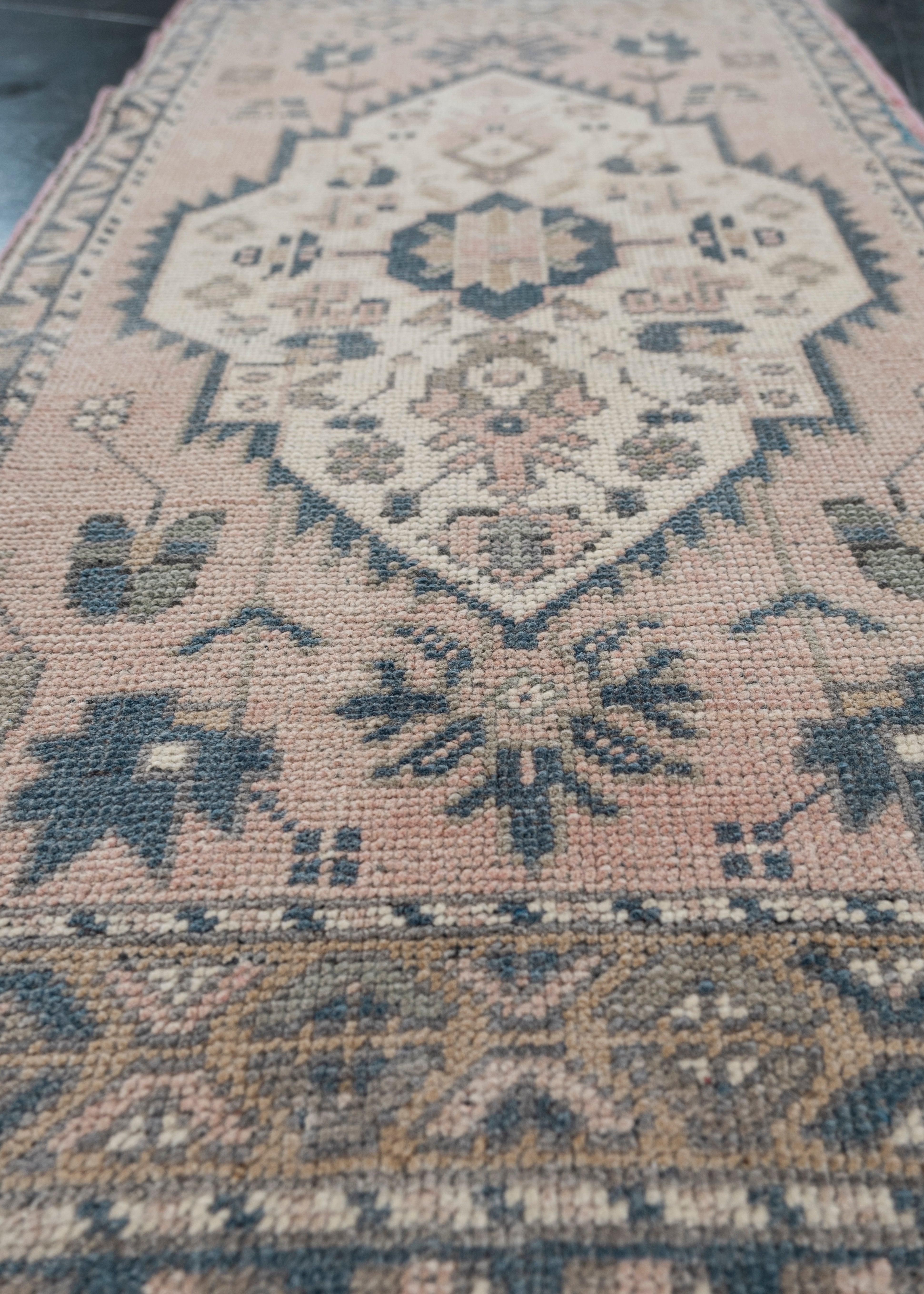 Turco Oriental Hand Knots Rugs Vintage Turkish Mini Rug 1'9