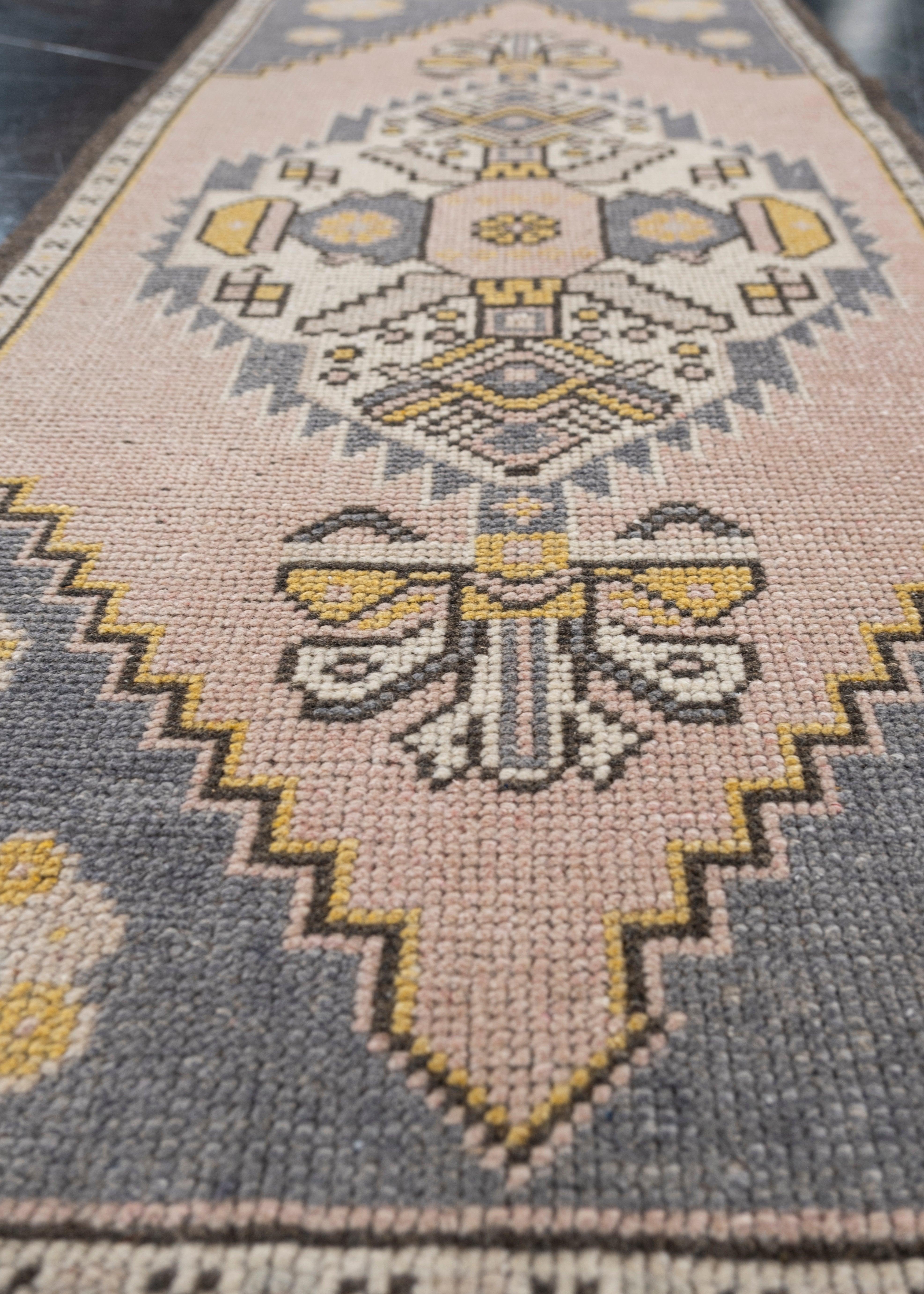 Mini Alfombra Turca Vintage Oriental Anudada a Mano 1'9