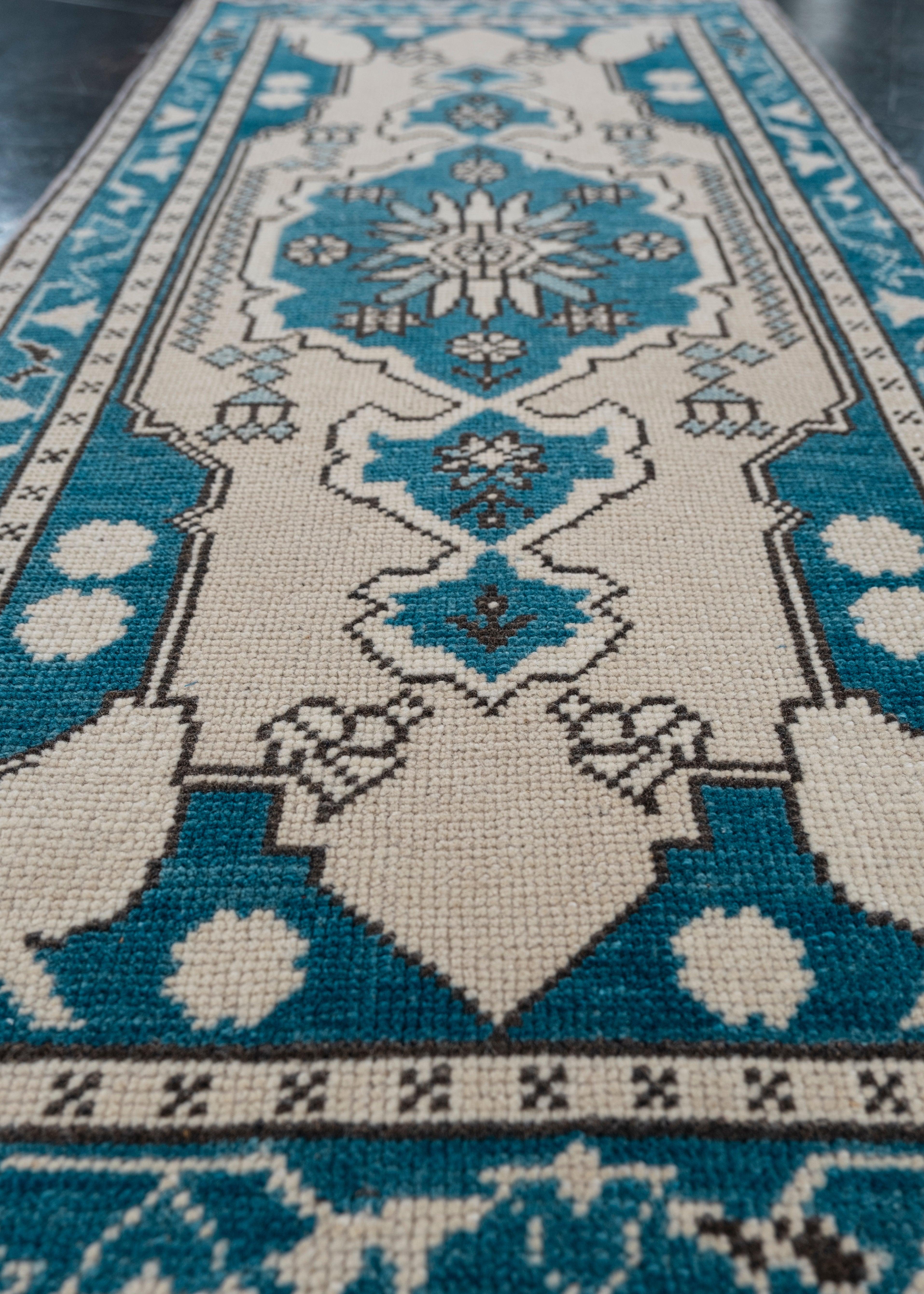 Turc Mini tapis turc vintage noué à la main 1'9